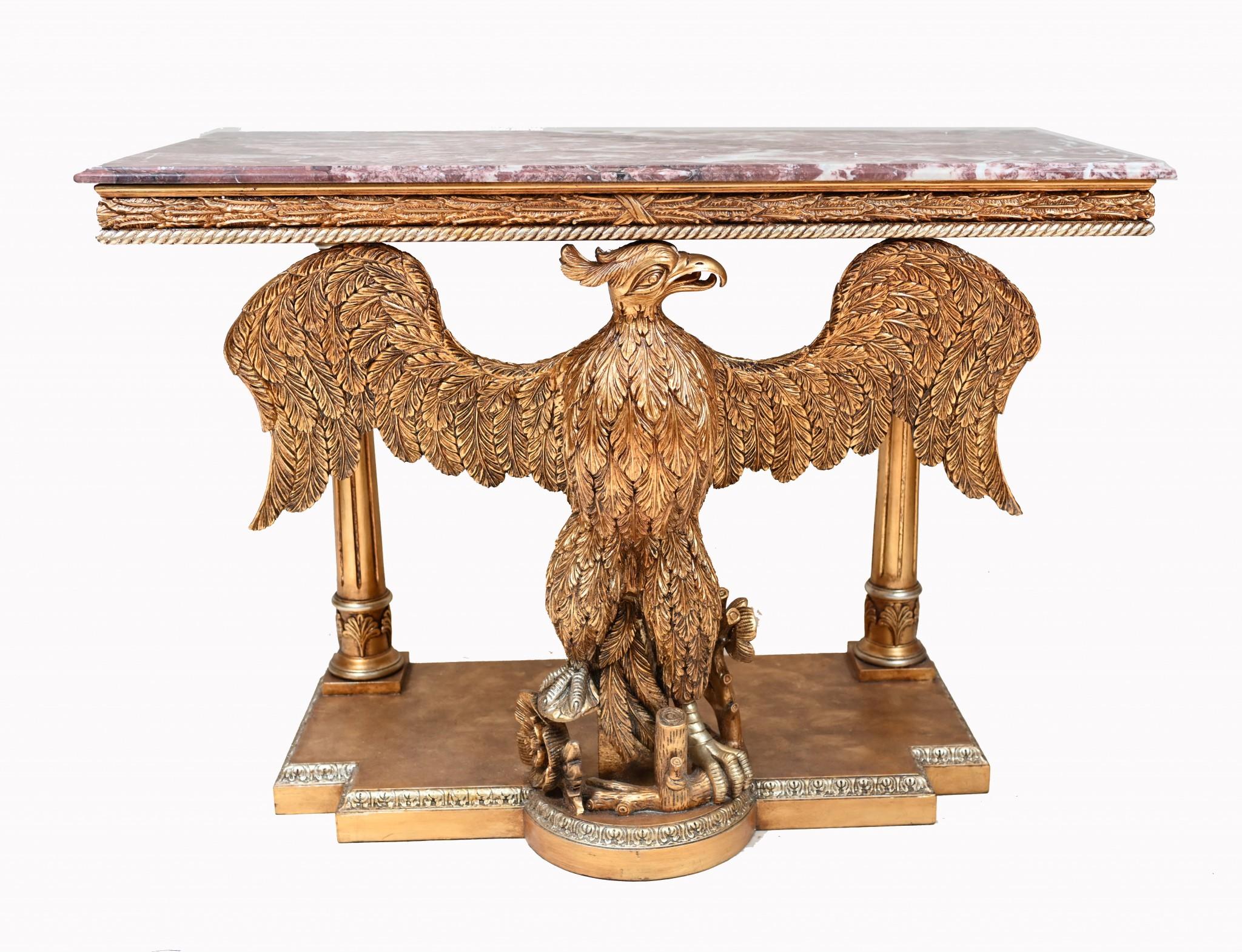 Paire de consoles en forme d'aigle doré de style Regency Revival en vente 8