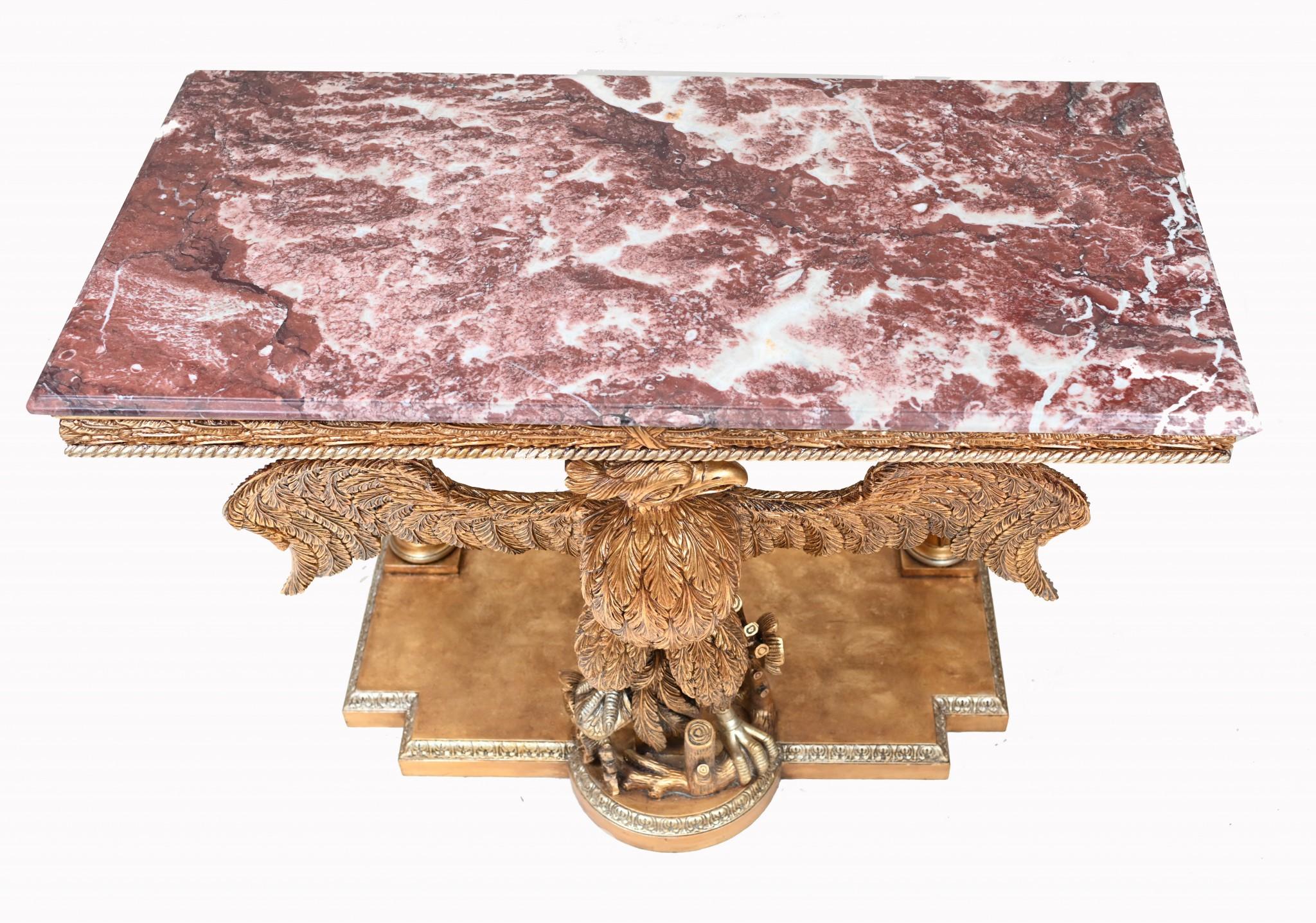 Paire de consoles en forme d'aigle doré de style Regency Revival en vente 9