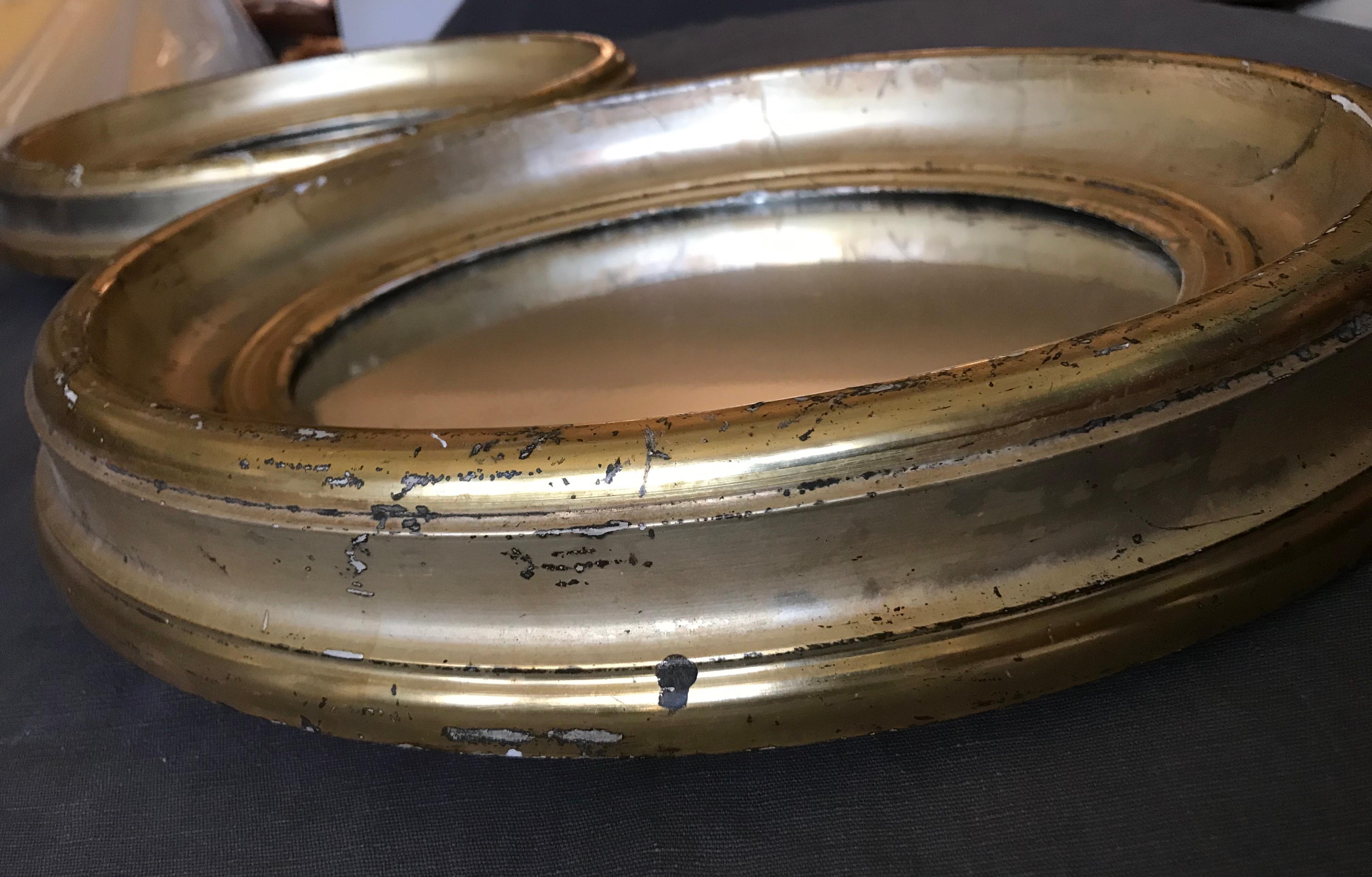 Pair of Gilt Oval Mirrors In Good Condition In New York, NY