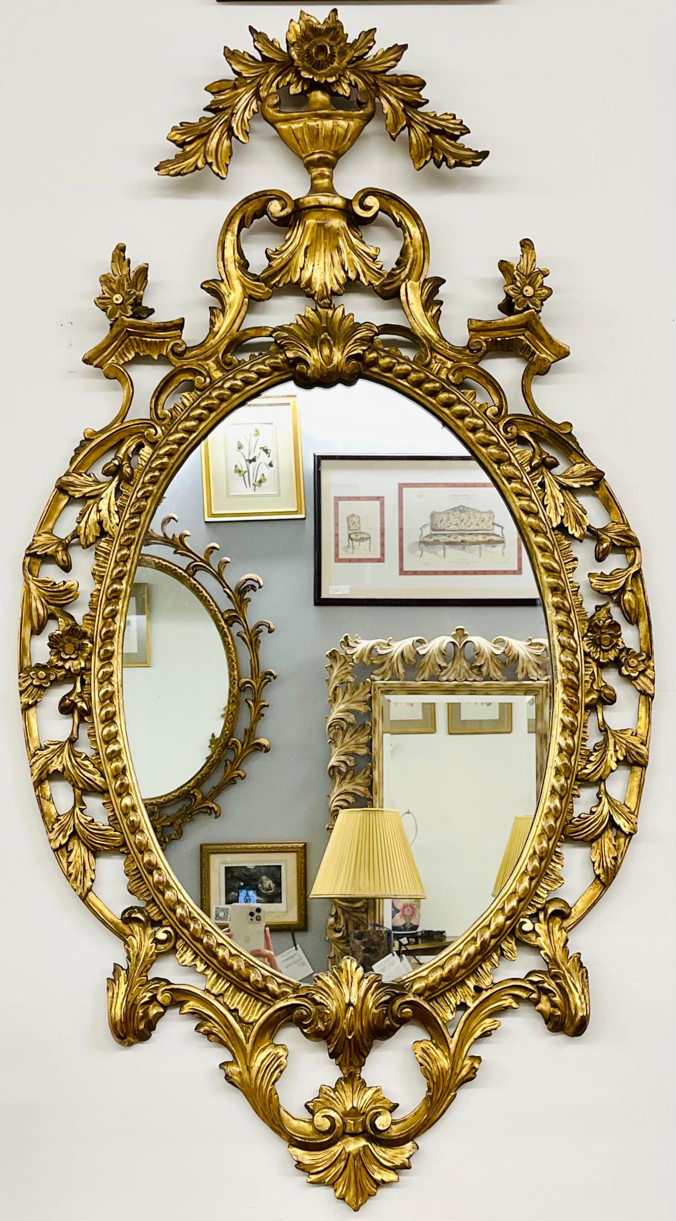italien Paire de miroirs muraux ou de consoles en Wood Wood doré