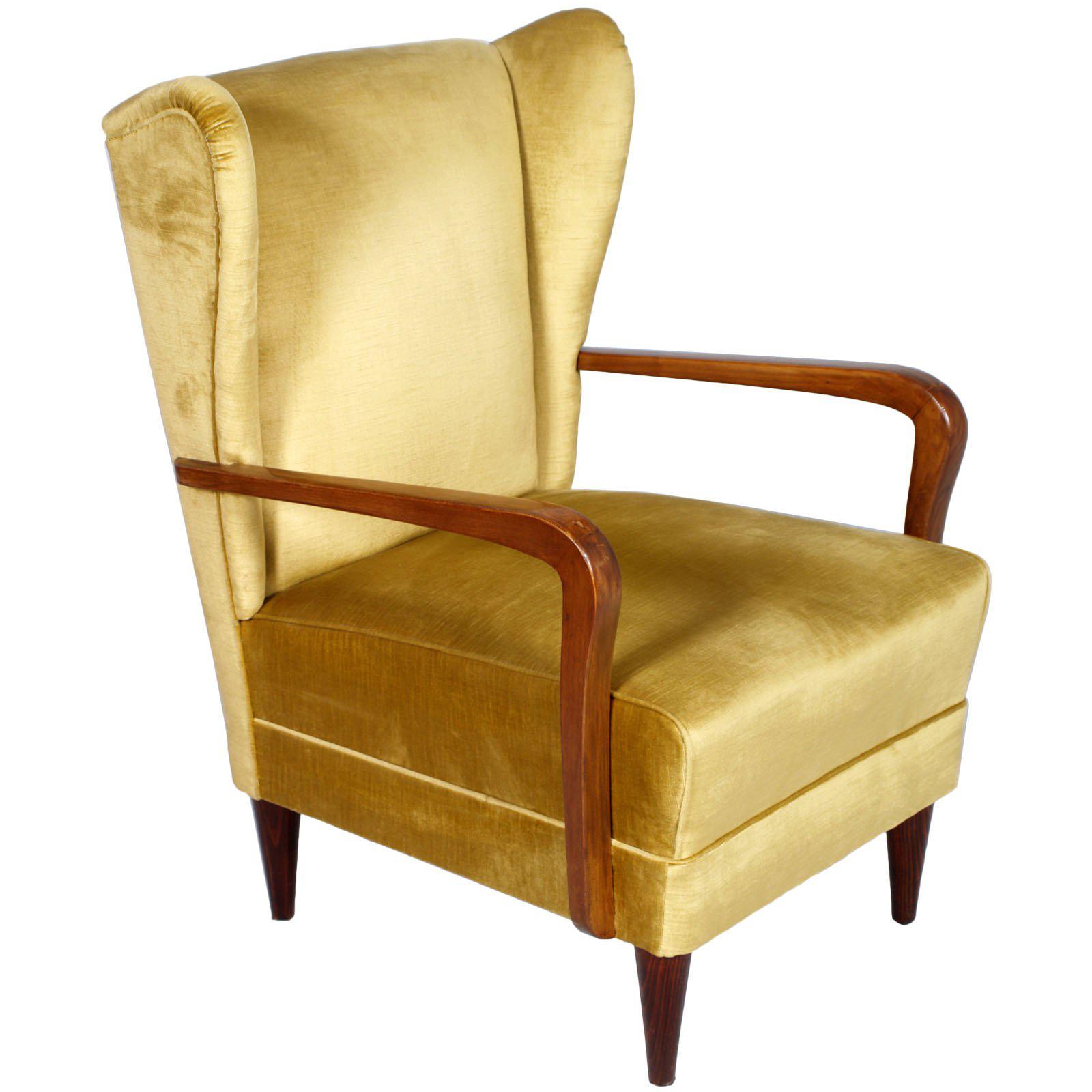Majestic Gio Ponti late 1930s vintage Italian pair high back armchairs with original gold yellow velvet. Exceptional conditions of the upholstery and walnut structure
Gio Ponti attributed.

Measures cm: H 108/48, W 69, D 85.