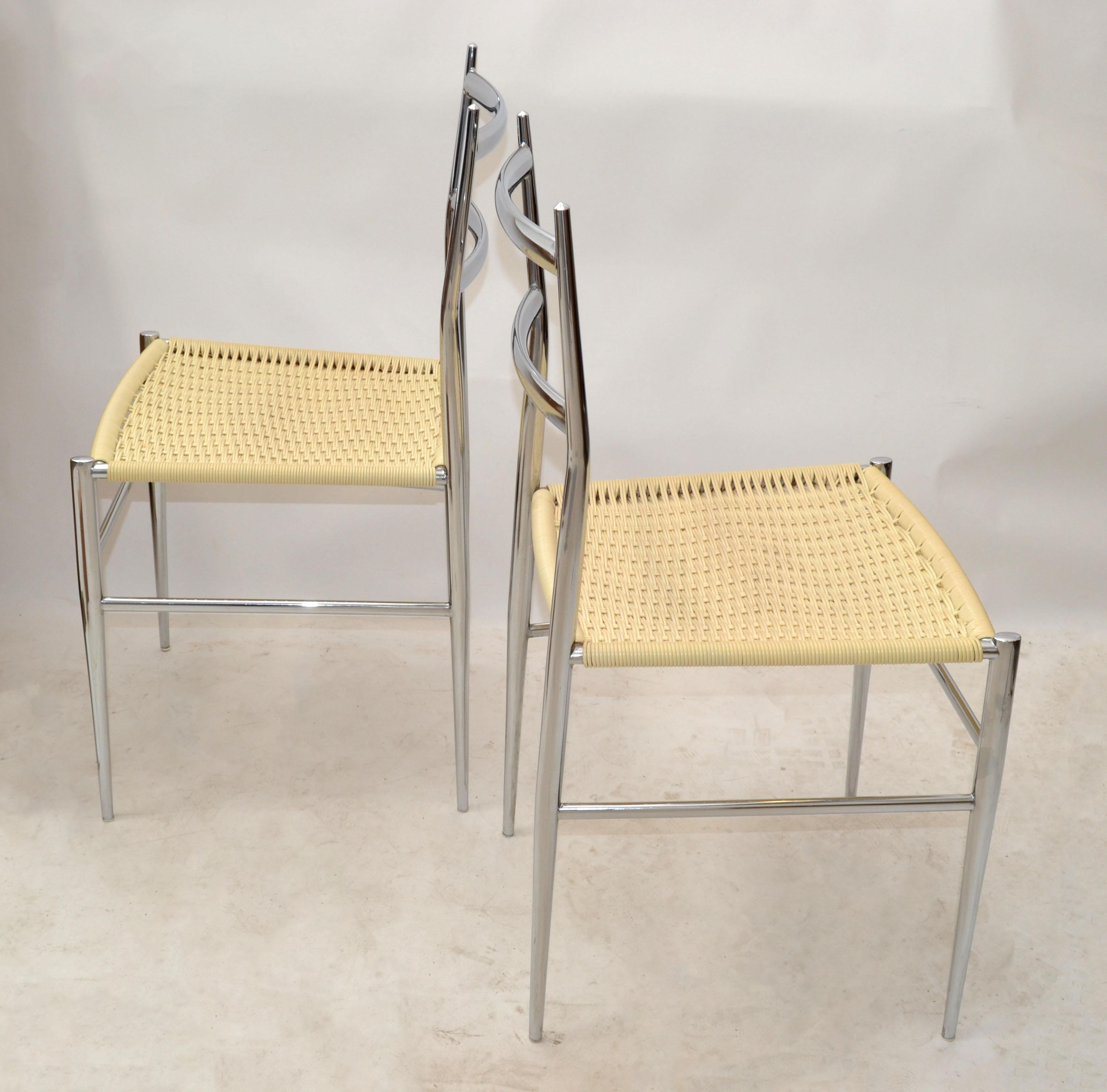 Paar Gio Ponti Superleggera-Stühle aus Chrom und handgewebtem Kunststoff, Italien, Mitte des Jahrhunderts (Handgewebt) im Angebot
