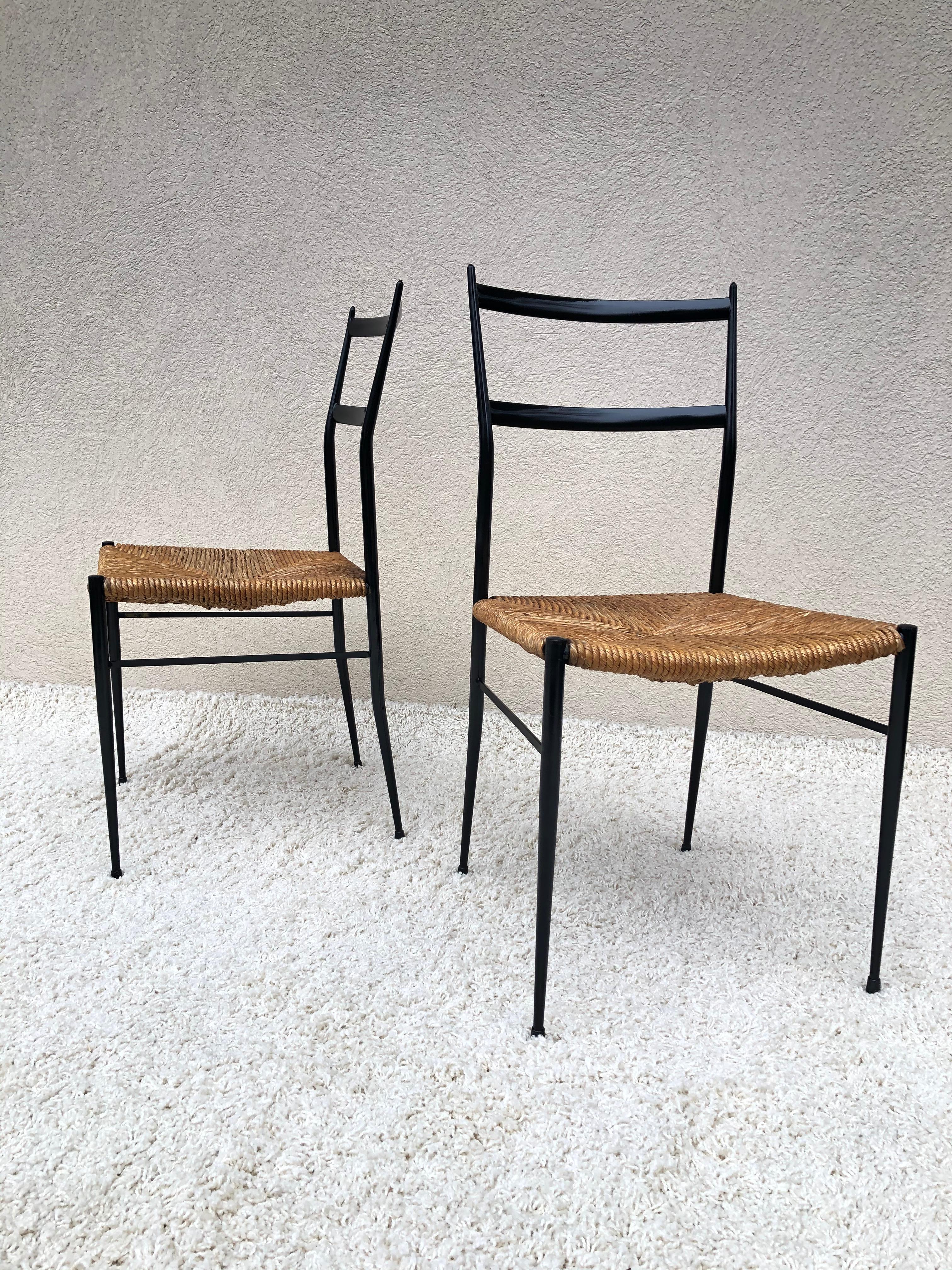 Mid-Century Modern Pair of Superlegga Style Chairs, Metal Black Enameled Finish, style of Gio Ponti For Sale