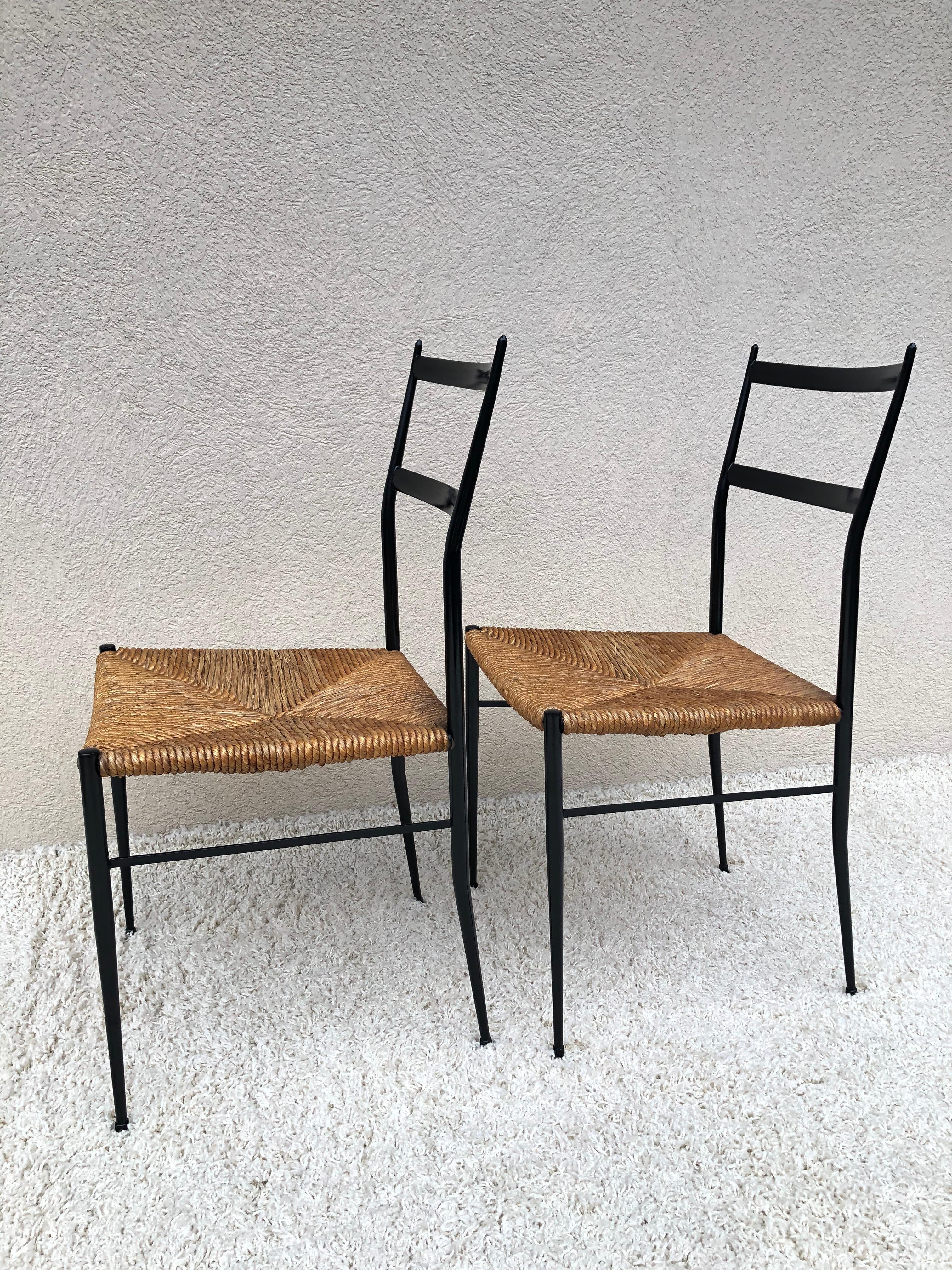 Pair of Superlegga Style Chairs, Metal Black Enameled Finish, style of Gio Ponti For Sale 3