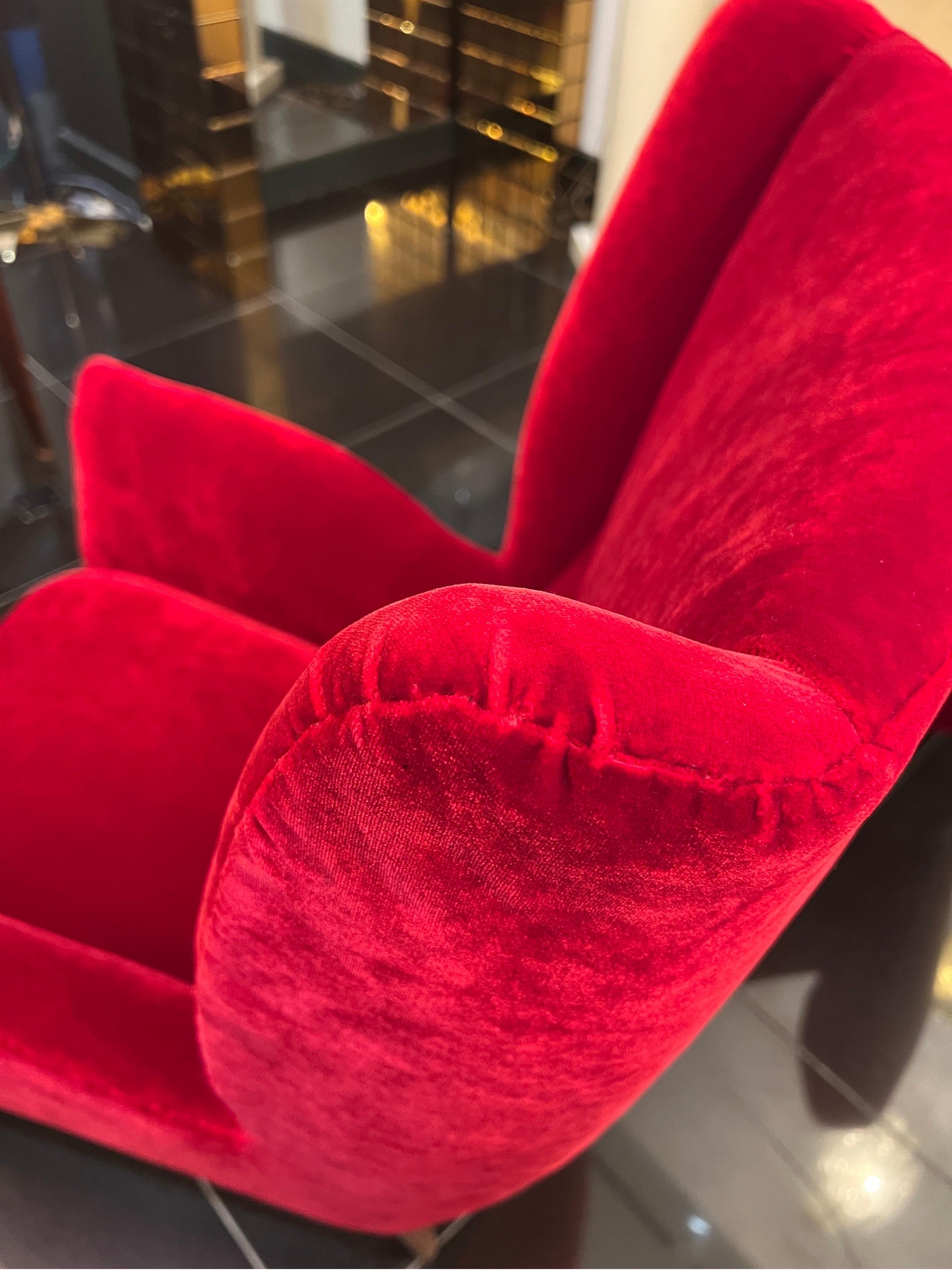 Pair Gio Ponti wingback armchairs in Venetian red velvet  For Sale 1