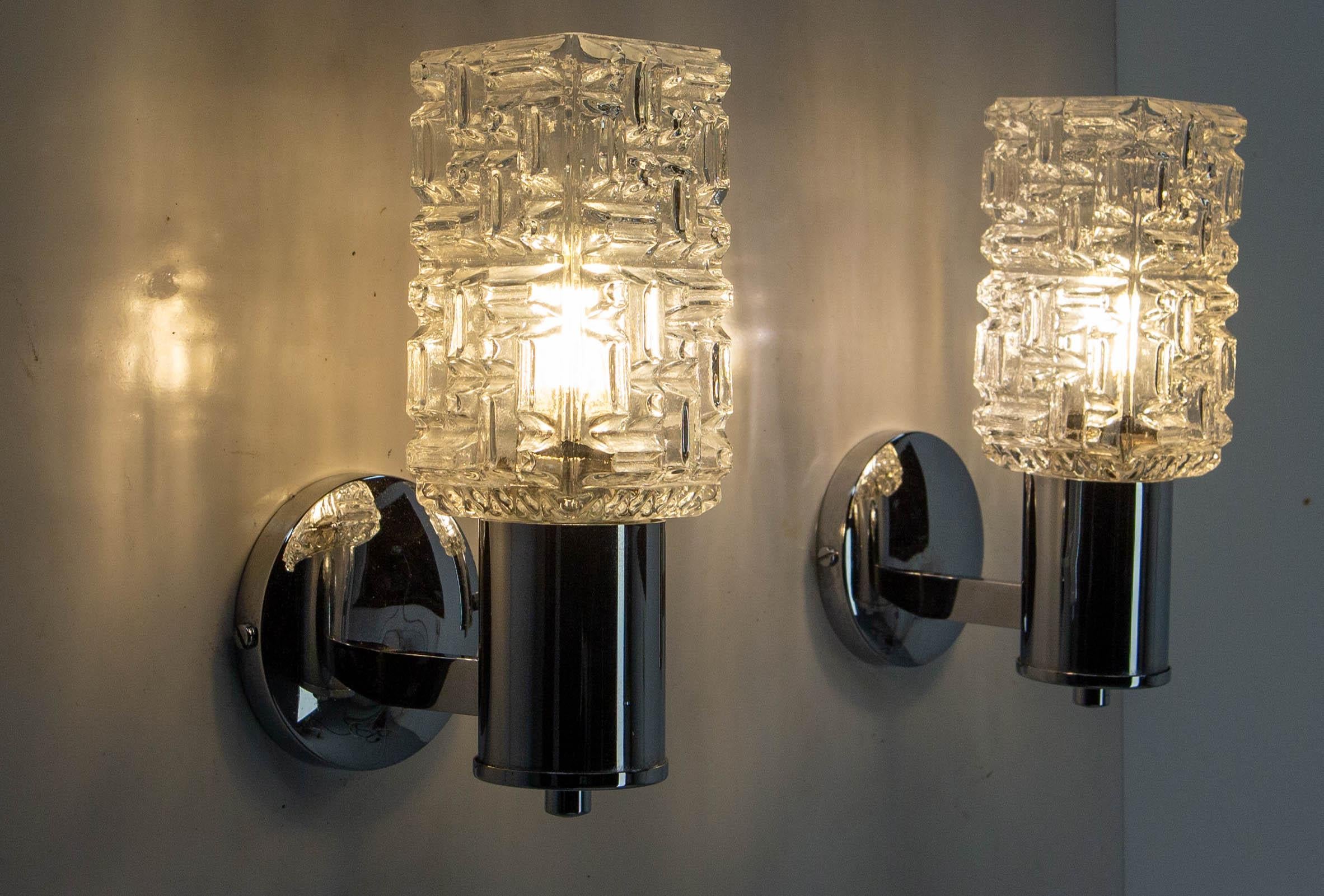 Pair Glass & Chrome Sconces Wall Lights French, 1960 In Good Condition For Sale In Labrit, Landes