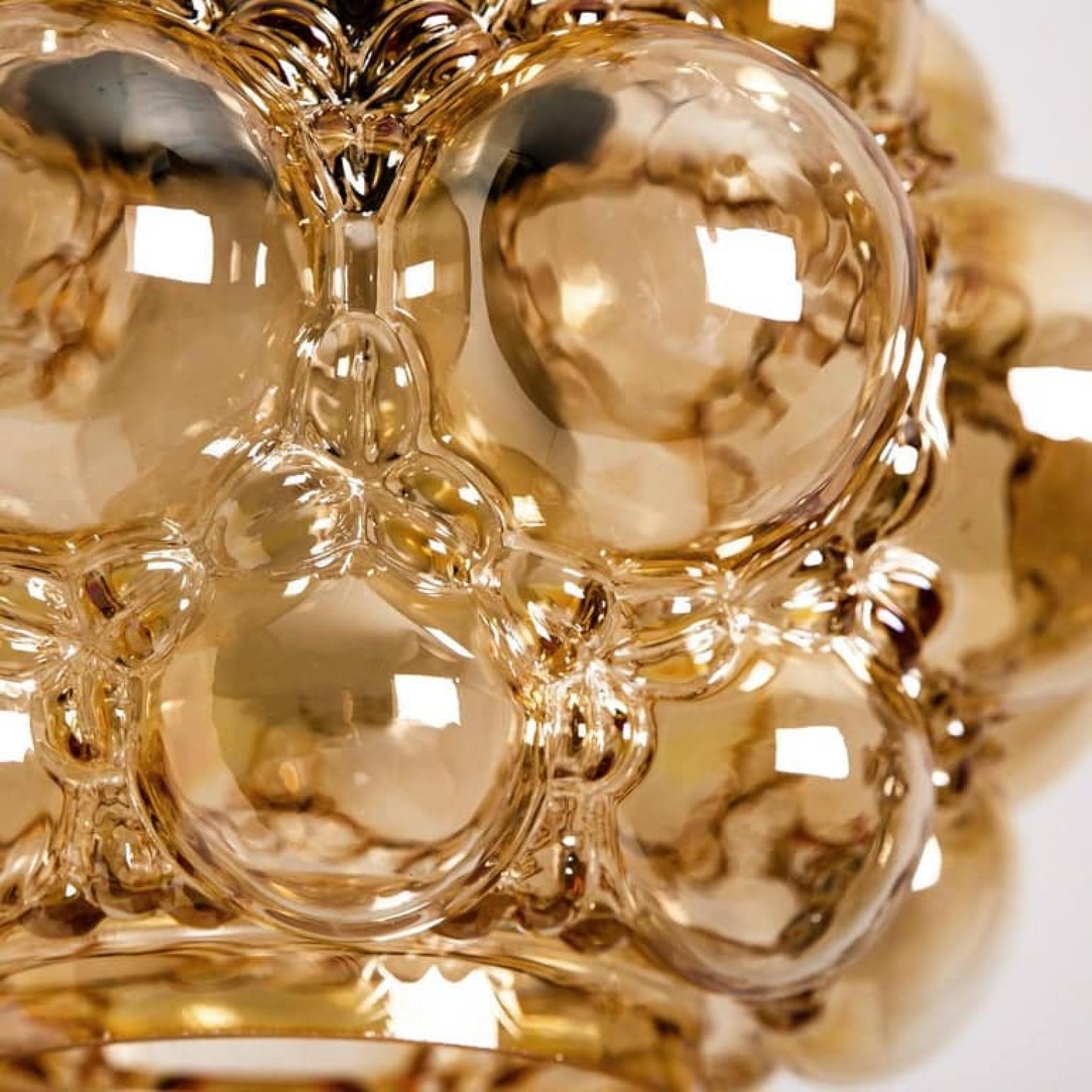 Coppia di pendenti in vetro di Helena Tynell, 1960 In condizioni buone in vendita a Rijssen, NL