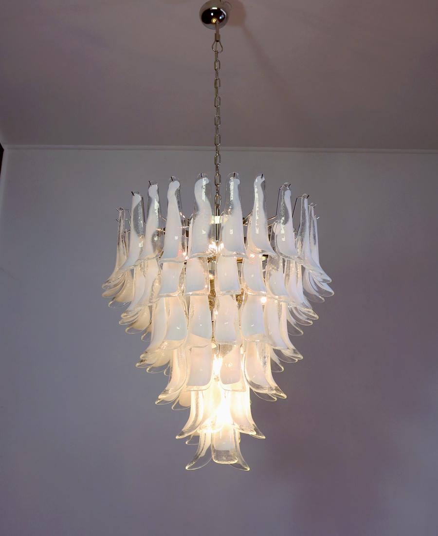 Paire de lustres à pétales de verre, Murano 11