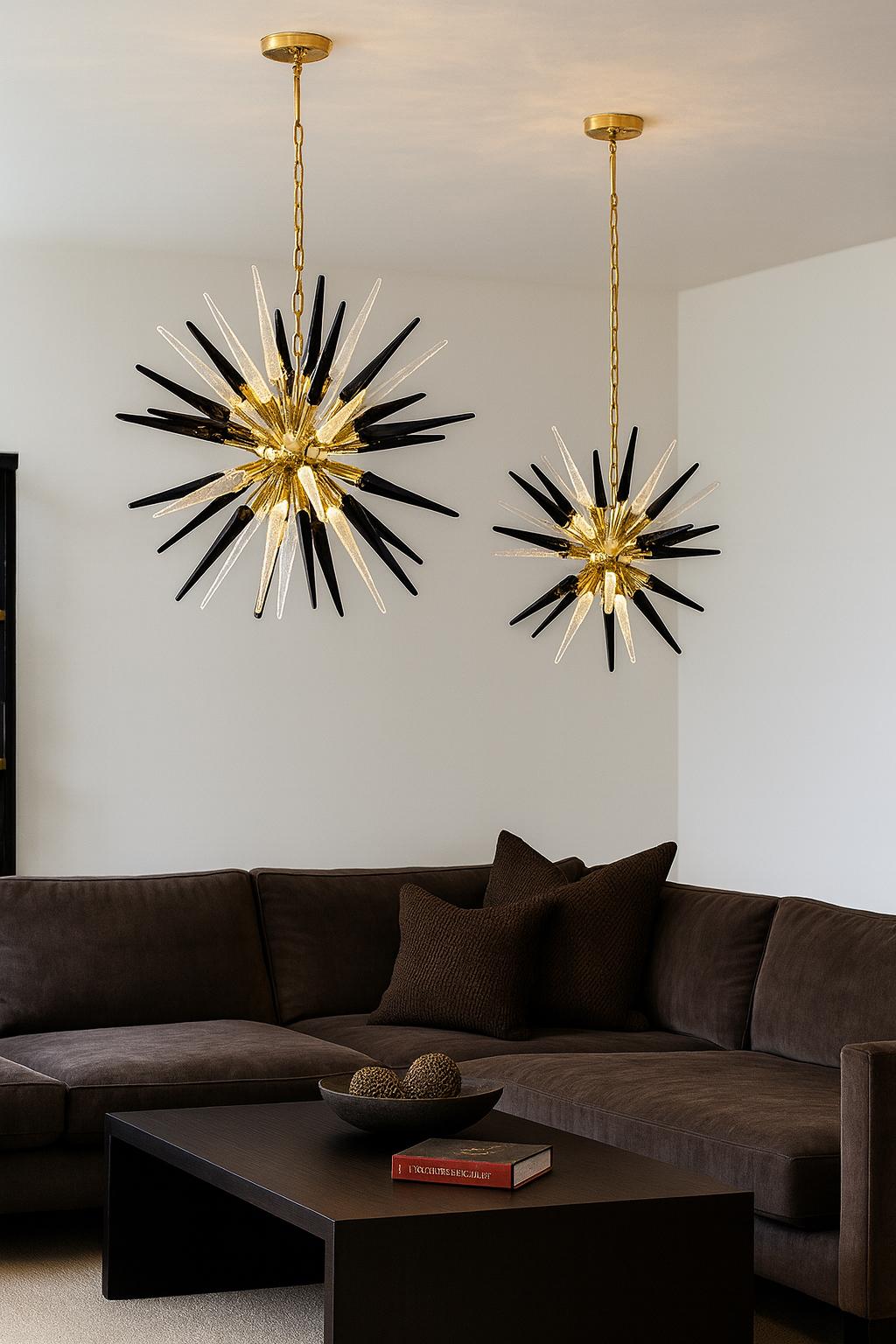 Italian Sputnik chandelier in a brass plated metal frame, 51 rare trasparent and black glass tips. Murano blown glass in a traditional way. 10 light points.
Period: late xx century
Dimensions: 55,10 inches (140 cm) height with chain; 37,40 inches