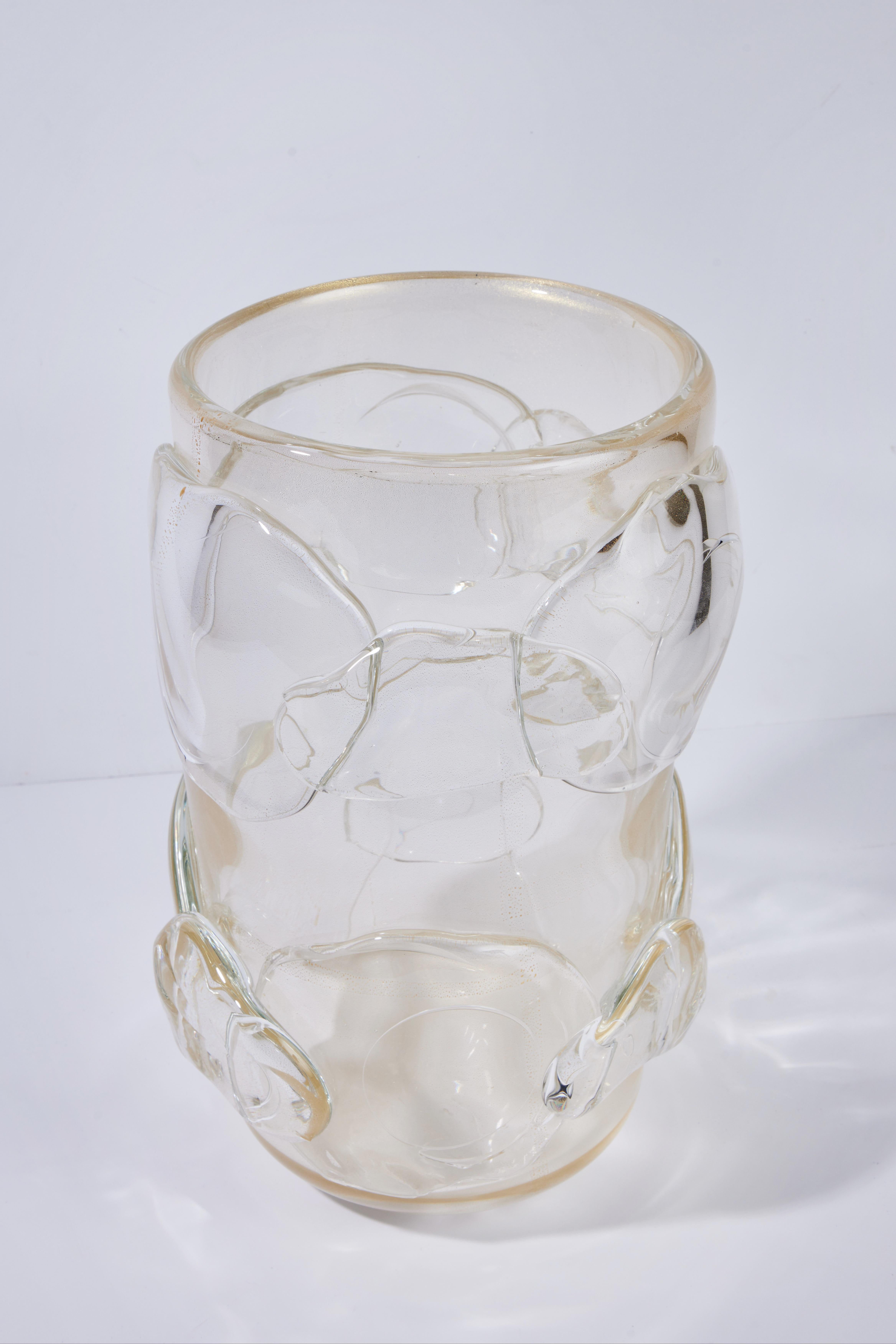 Milieu du XXe siècle Paire de vases en verre de Murano mouchetés d'or en vente