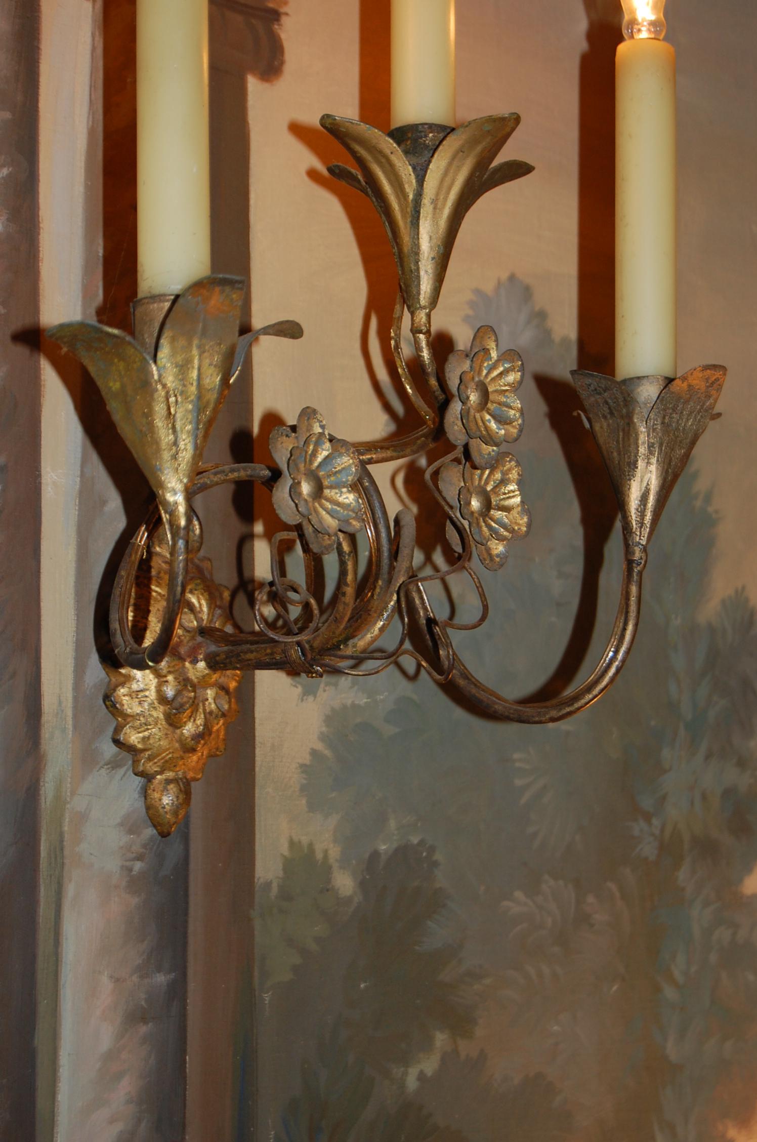 Pair of Gold Leaf Tole Three-Light Italian Wall Sconces, Early 19th Century 3