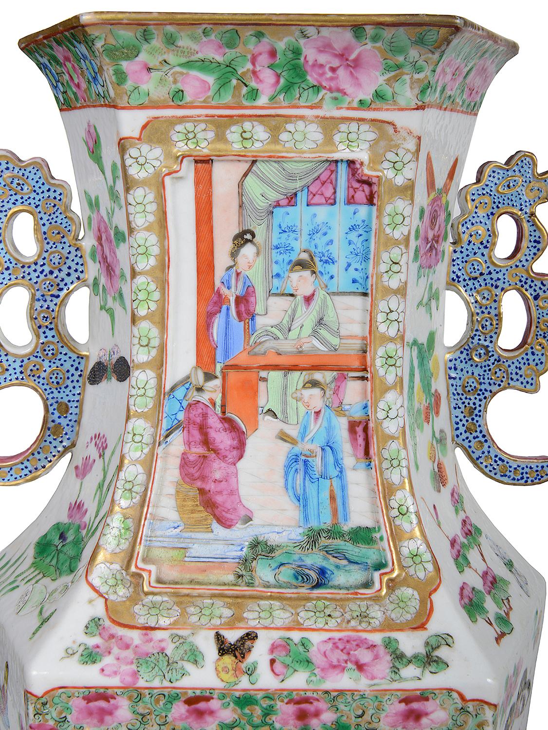 Hand-Painted Pair of Good Quality 19th Century Chinese Rose Medallion Vases For Sale