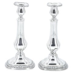 Paire de chandeliers en métal argenté Gorham de style Régence anglaise