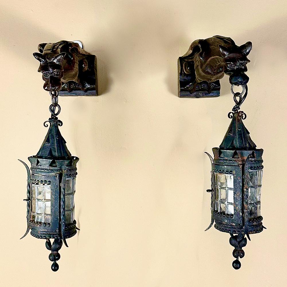gargoyle wall light