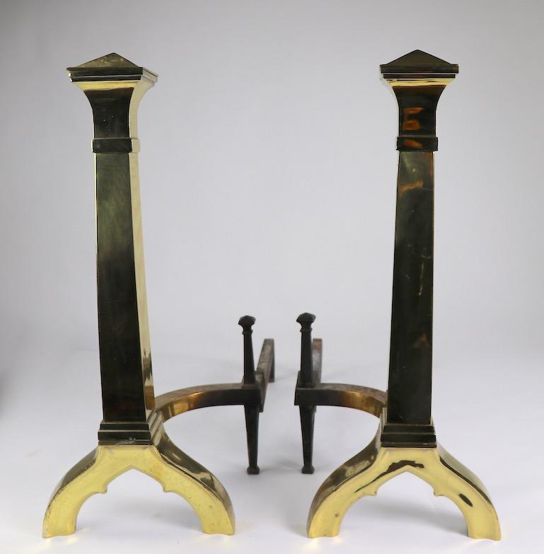 Pareja de morillos de latón del renacimiento gótico al estilo de Augustus Pugin Estadounidense en venta