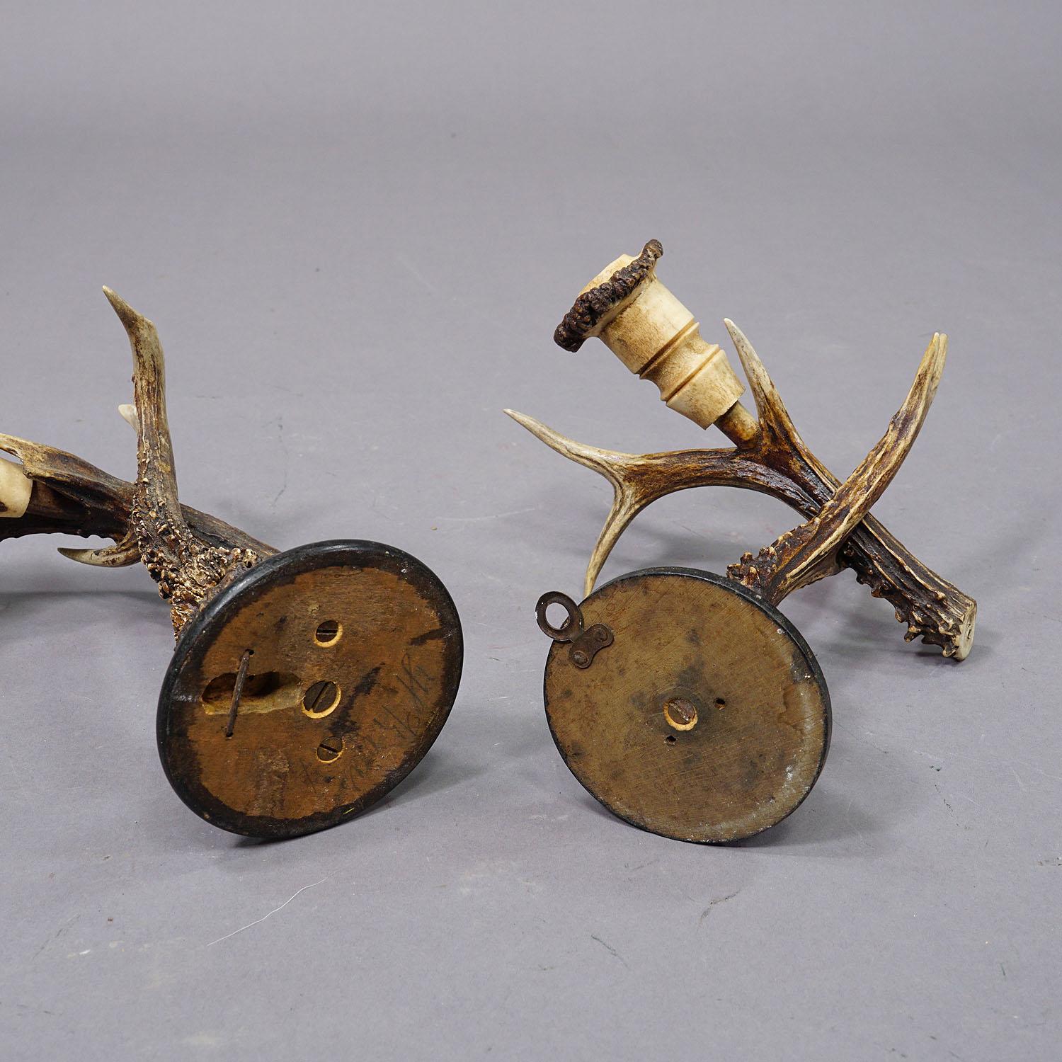Pareja de grandes apliques Black Forest con cuernos de ciervo, Alemania ca. 1900 en venta 1