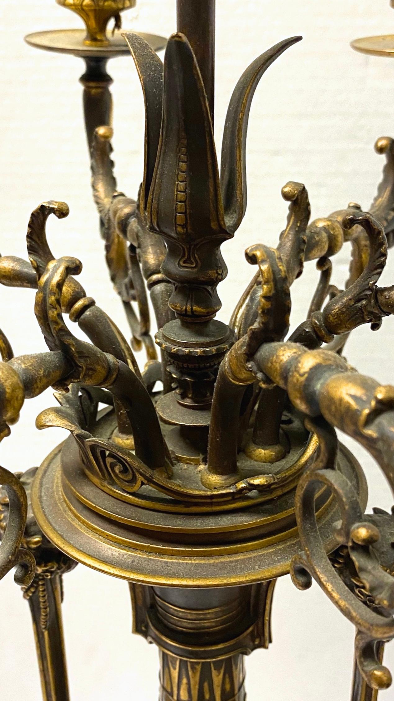 Pareja de candelabros de bronce del renacimiento griego F. Barbediene en venta 5