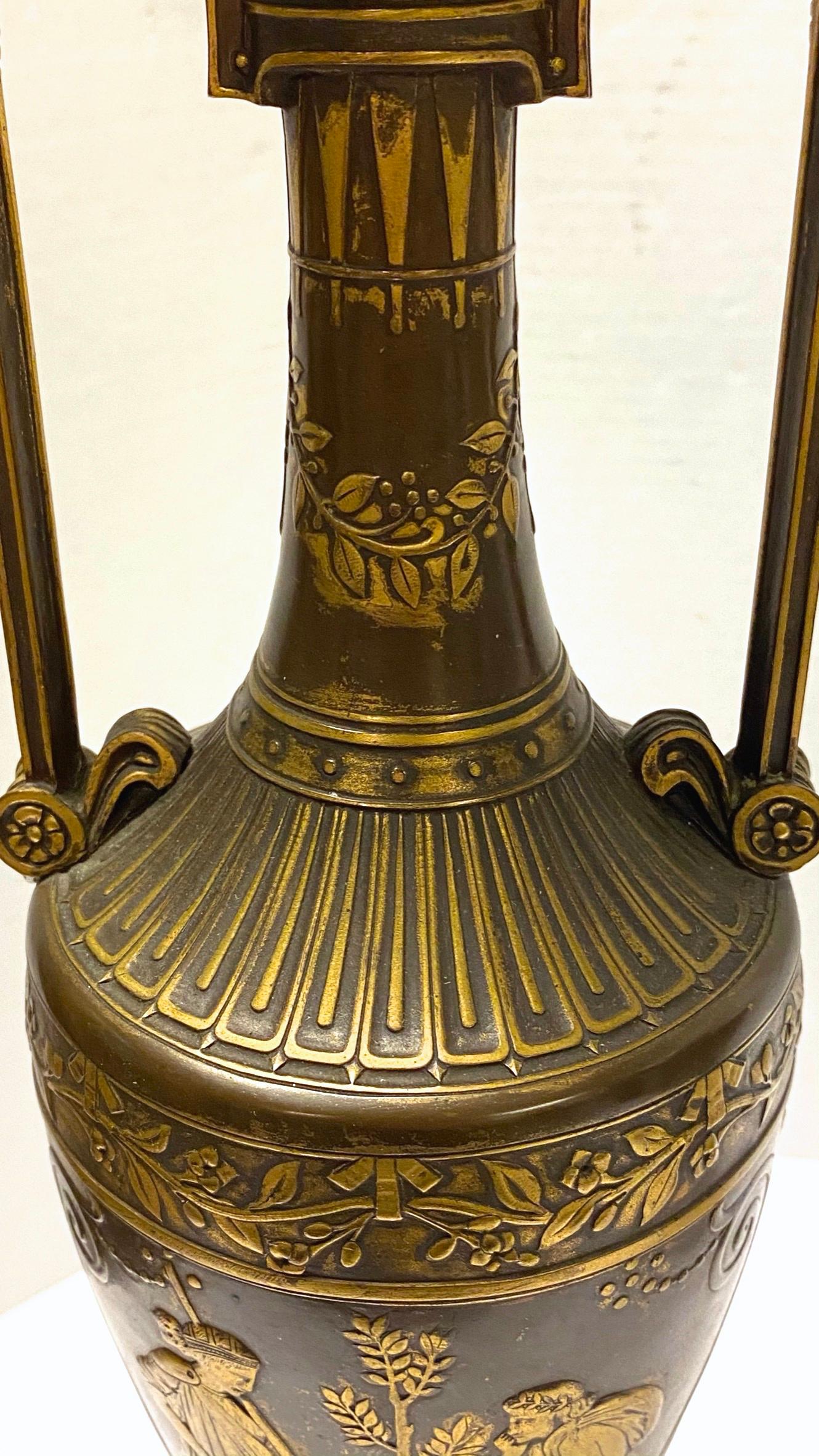 Paire de candélabres en bronze de F. Barbediene, de style néo-grec en vente 1