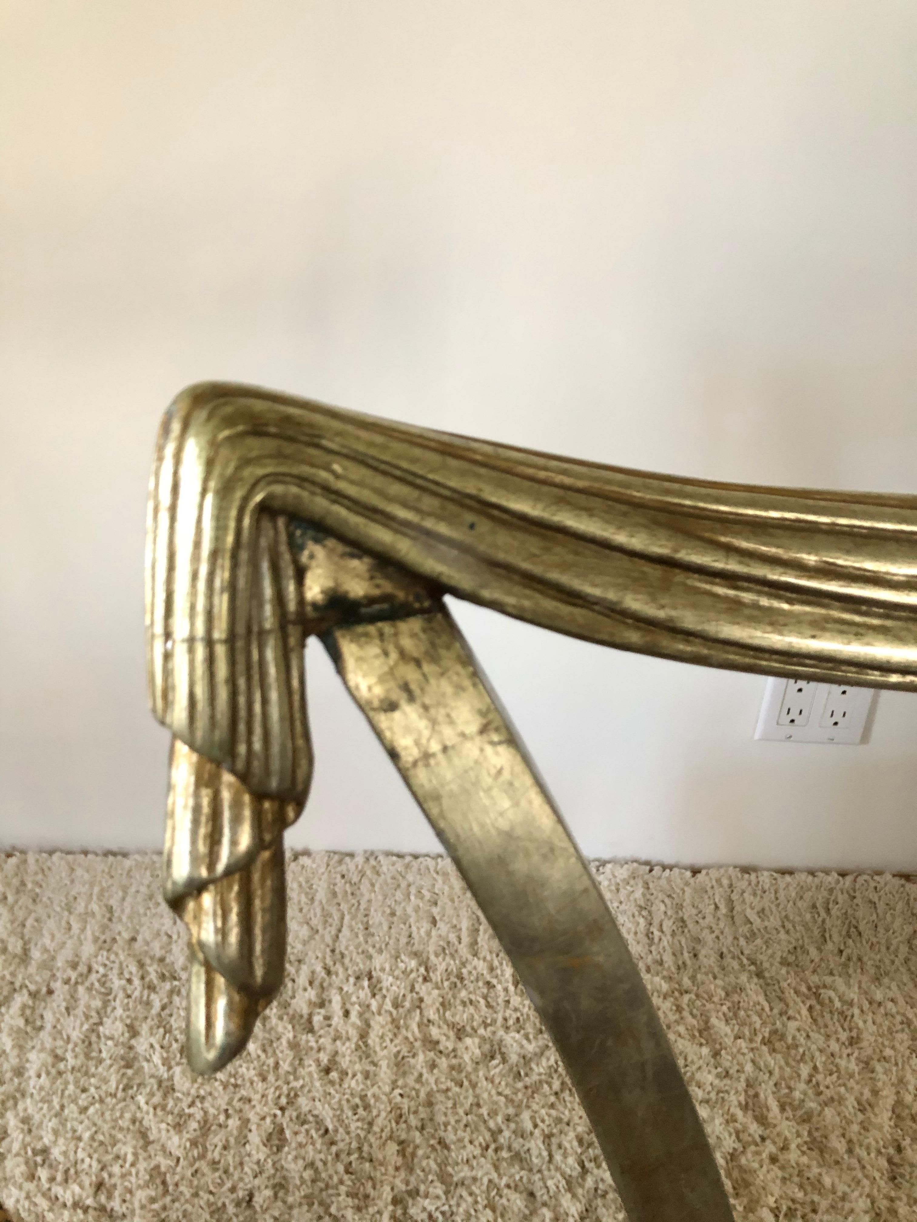 Coppia di sedie con nappe leopardate in foglia d'argento di Grosfeld House in vendita 6