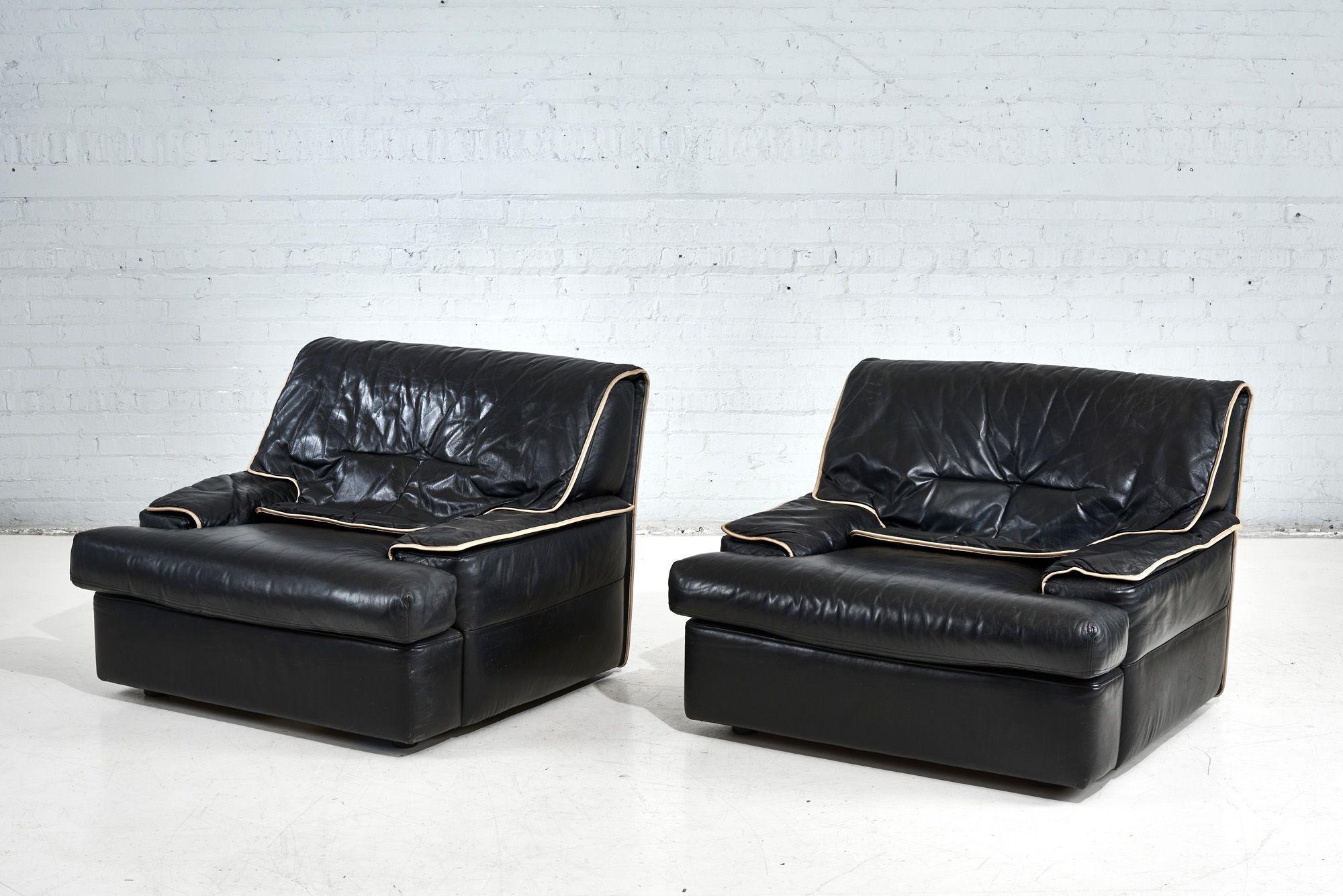 Mid-Century Modern Pair Guido Faleschini Black Leather Lounge Chairs, Italy, 1970 For Sale