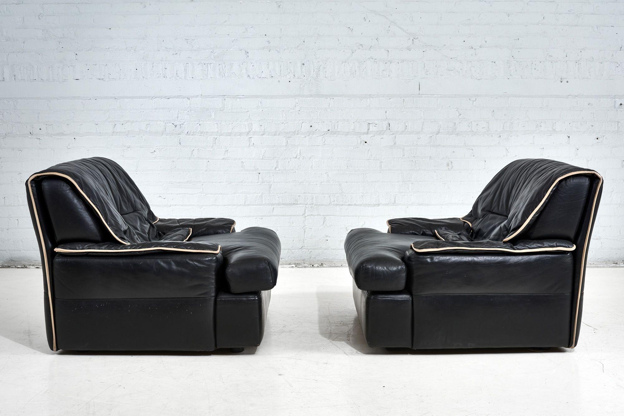 Pair Guido Faleschini Black Leather Lounge Chairs, Italy, 1970 For Sale 3