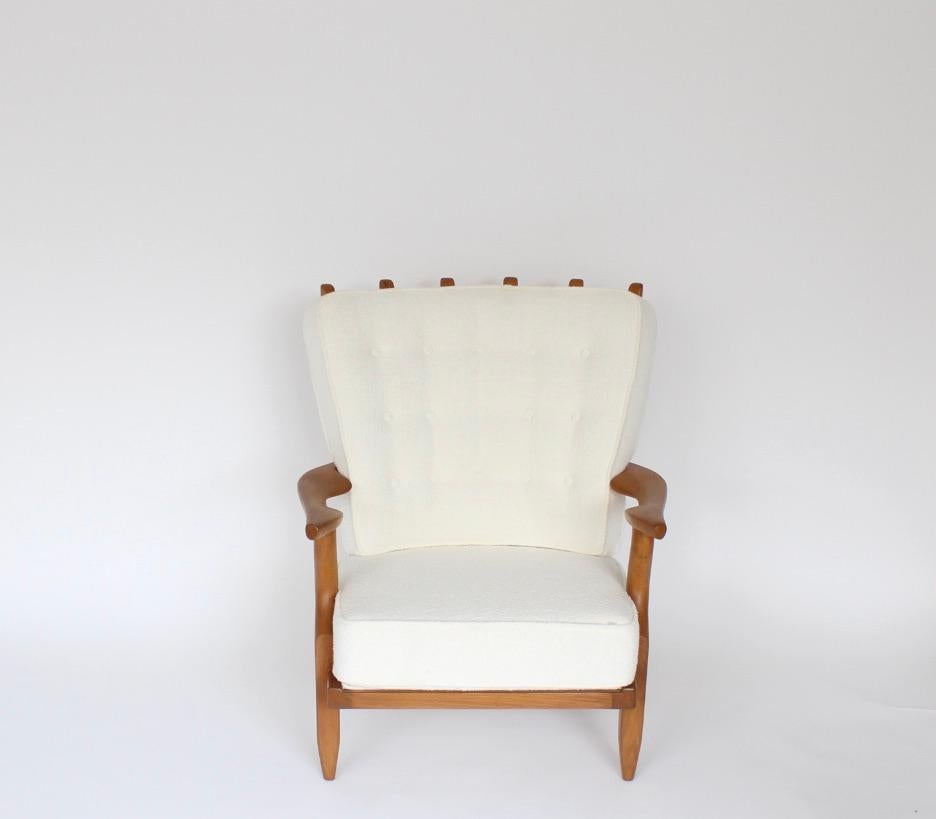 Pair Guillerme et Chambron Oak Petite Repos French Lounge Chairs Votre Maison In Good Condition In Chicago, IL