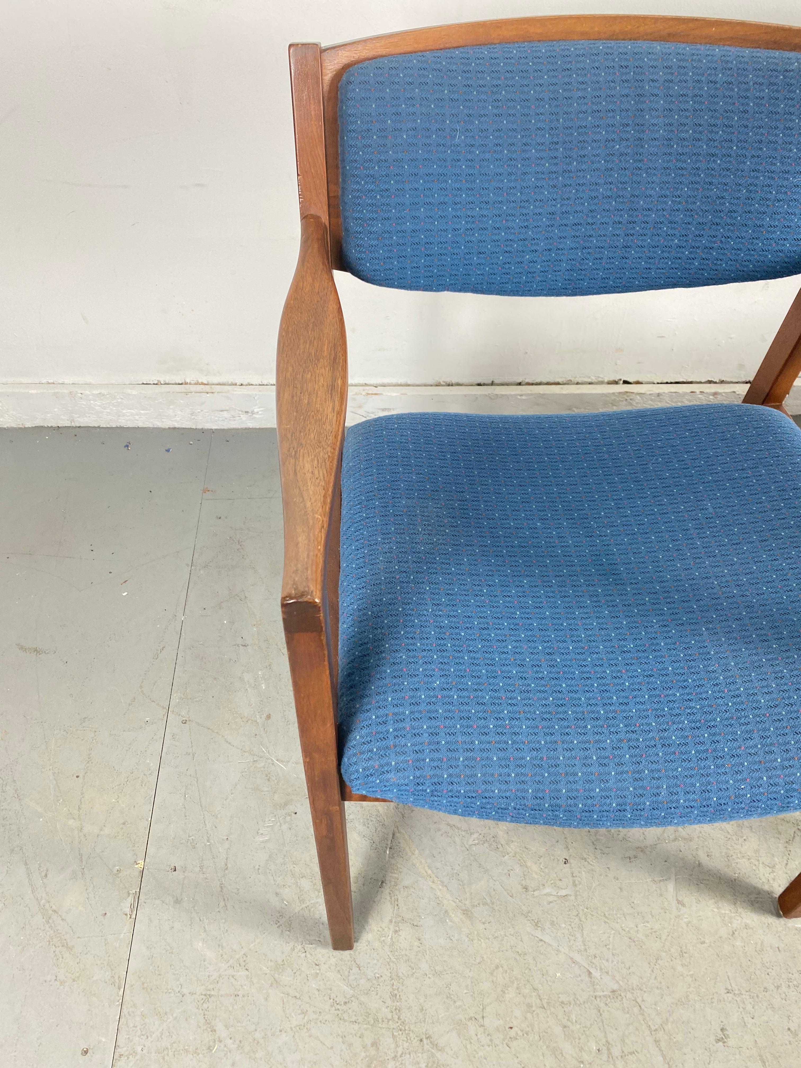 Gunlocke Modernist Walnut and Fabric Occasional Armchairs After Jens Risom, Pair In Good Condition For Sale In Buffalo, NY