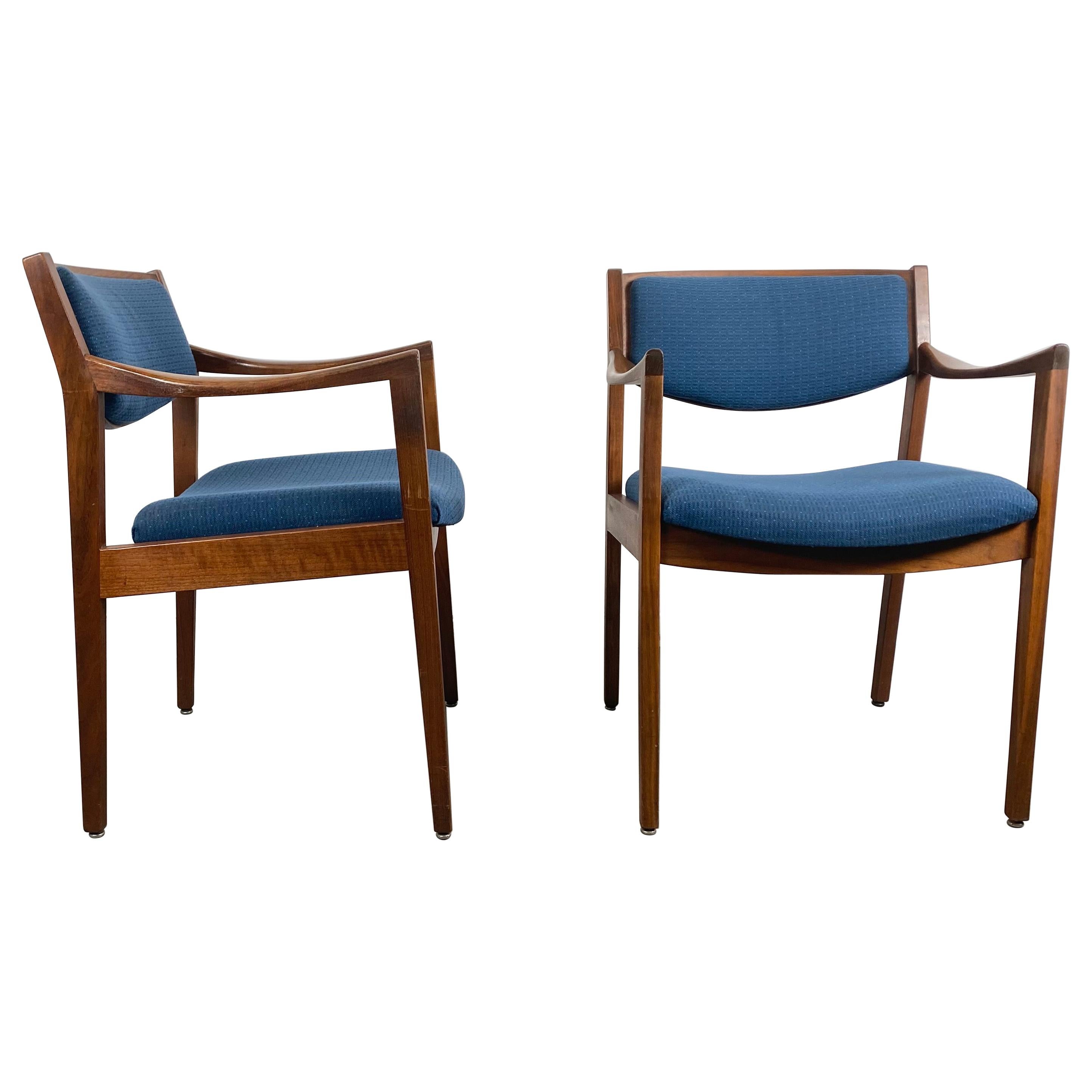 Gunlocke Modernist Walnut and Fabric Occasional Armchairs After Jens Risom, Pair For Sale