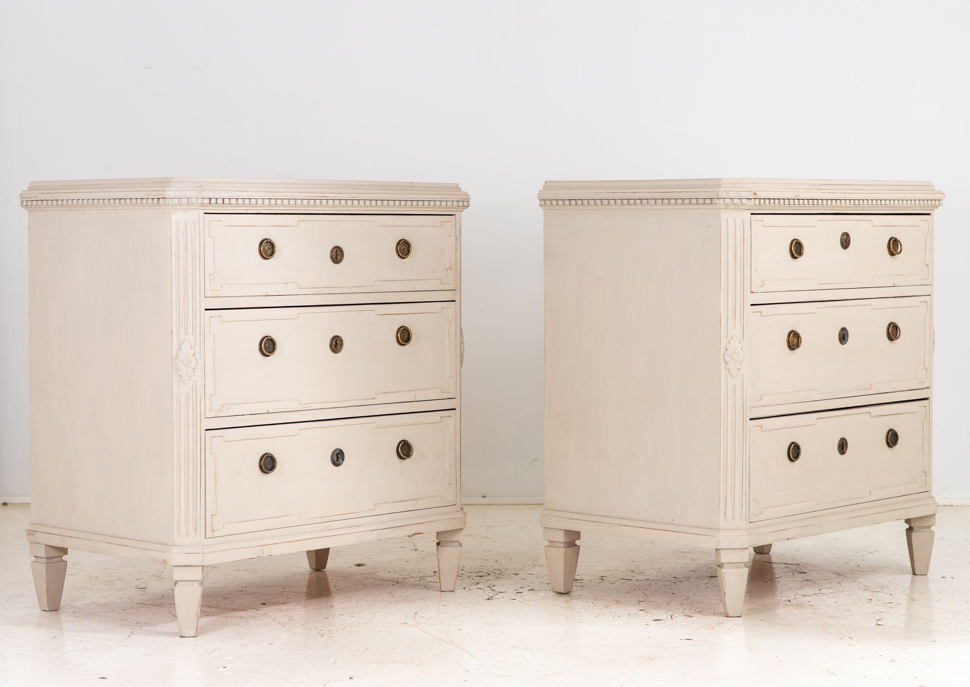 Pair Gustavian Style Chests of Drawers, Early 20th Century For Sale 2