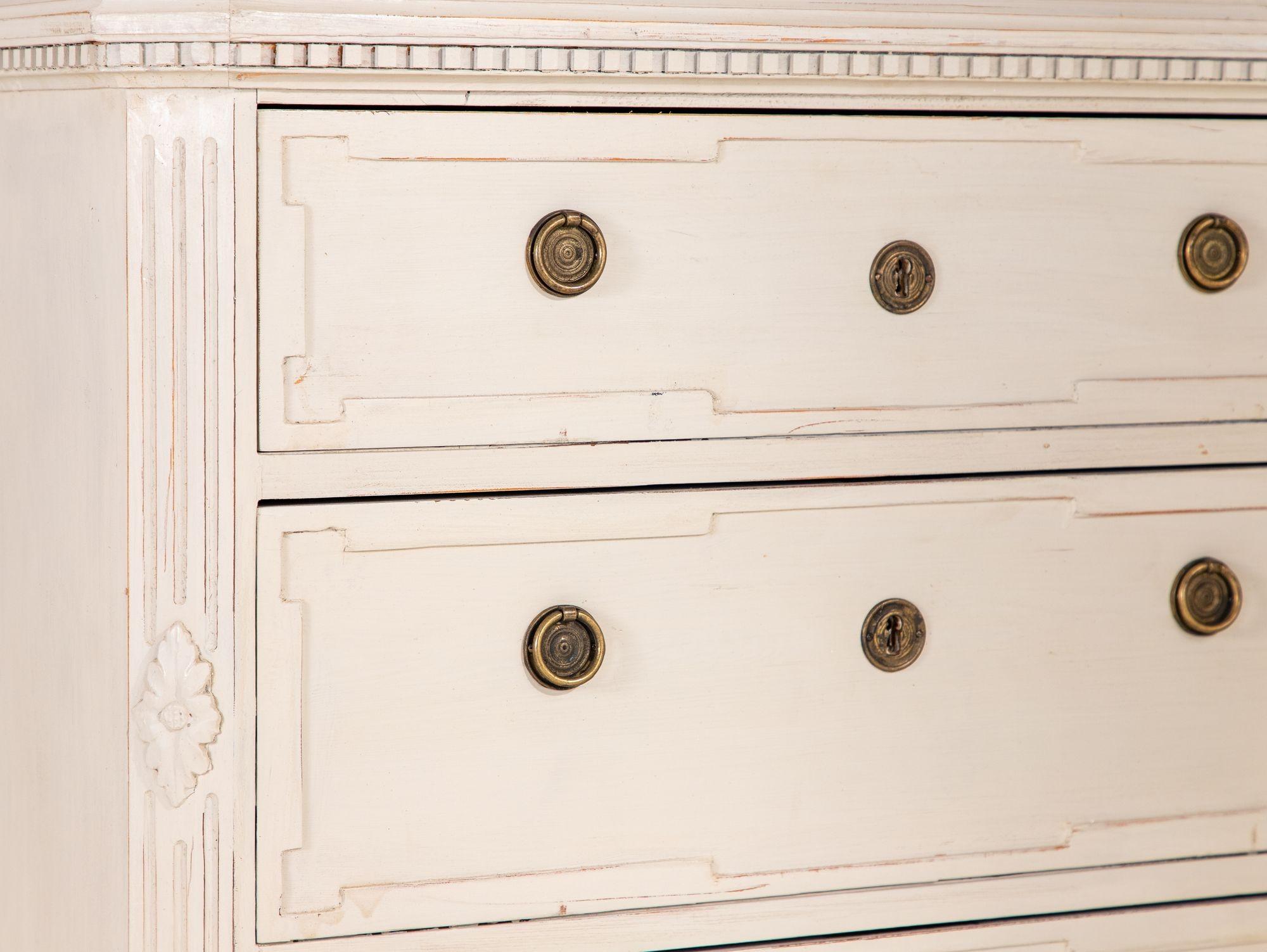 Pair Gustavian Style Chests of Drawers, Early 20th Century For Sale 4