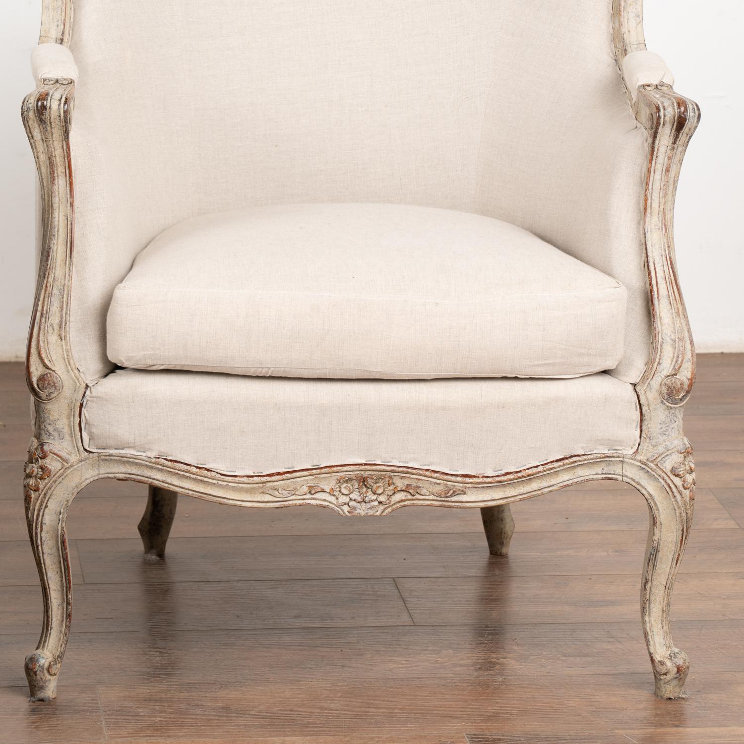20th Century Pair, Gustavian Style White Arm Chairs, Sweden circa 1940 For Sale