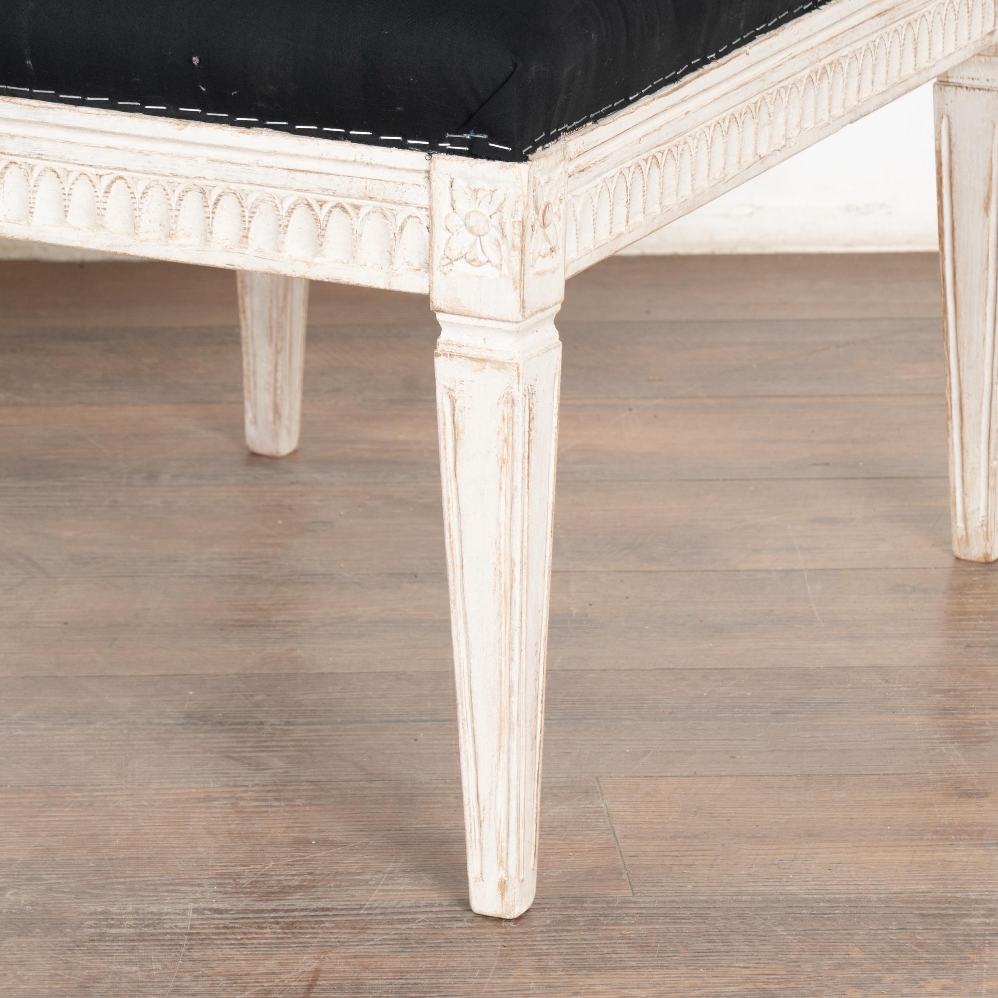 Paire de tabourets peints en blanc, style Gustavien, Suède vers 1880 en vente 3