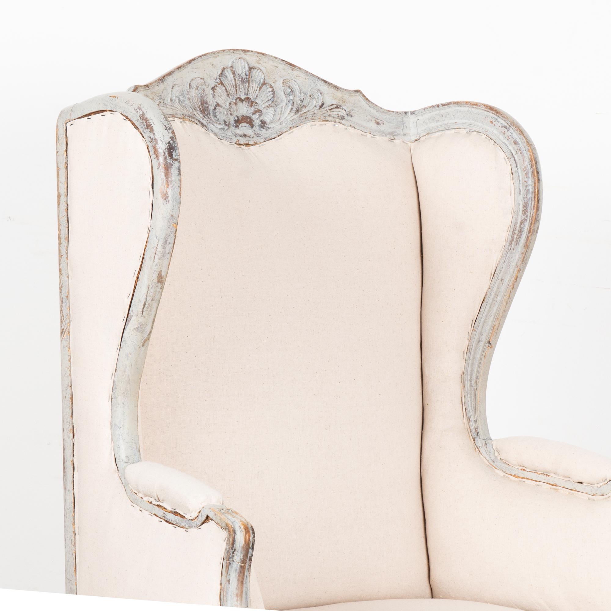 20ième siècle Paire de chaises grises à dossier Wingback de style Gustavien, Suède circa 1920-40 en vente