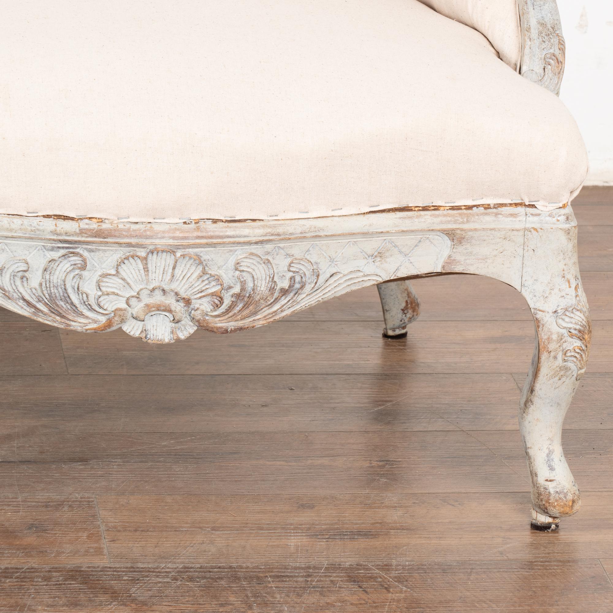 Paire de chaises grises à dossier Wingback de style Gustavien, Suède circa 1920-40 en vente 2