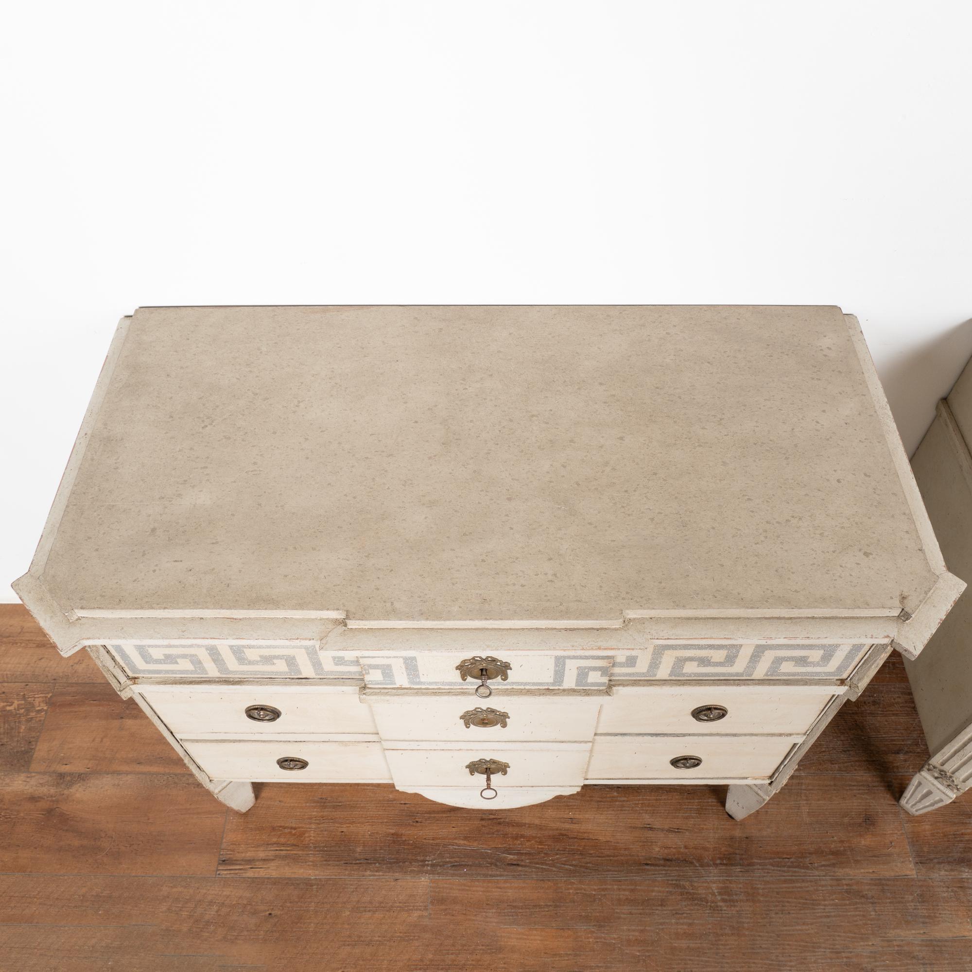 19th Century Pair, Gustavian White Chest of Drawers Sweden circa 1860-80 For Sale