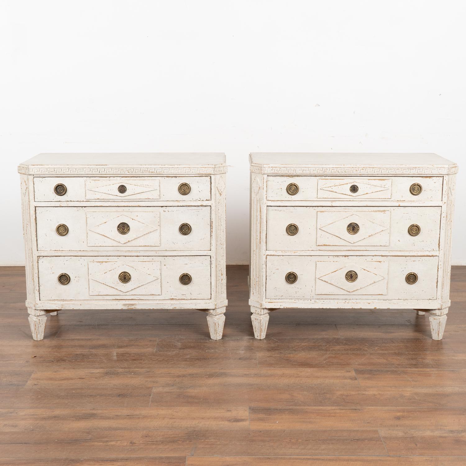 Pair, Gustavian White Painted Chest of Drawers, Sweden circa 1860-80 In Good Condition For Sale In Round Top, TX