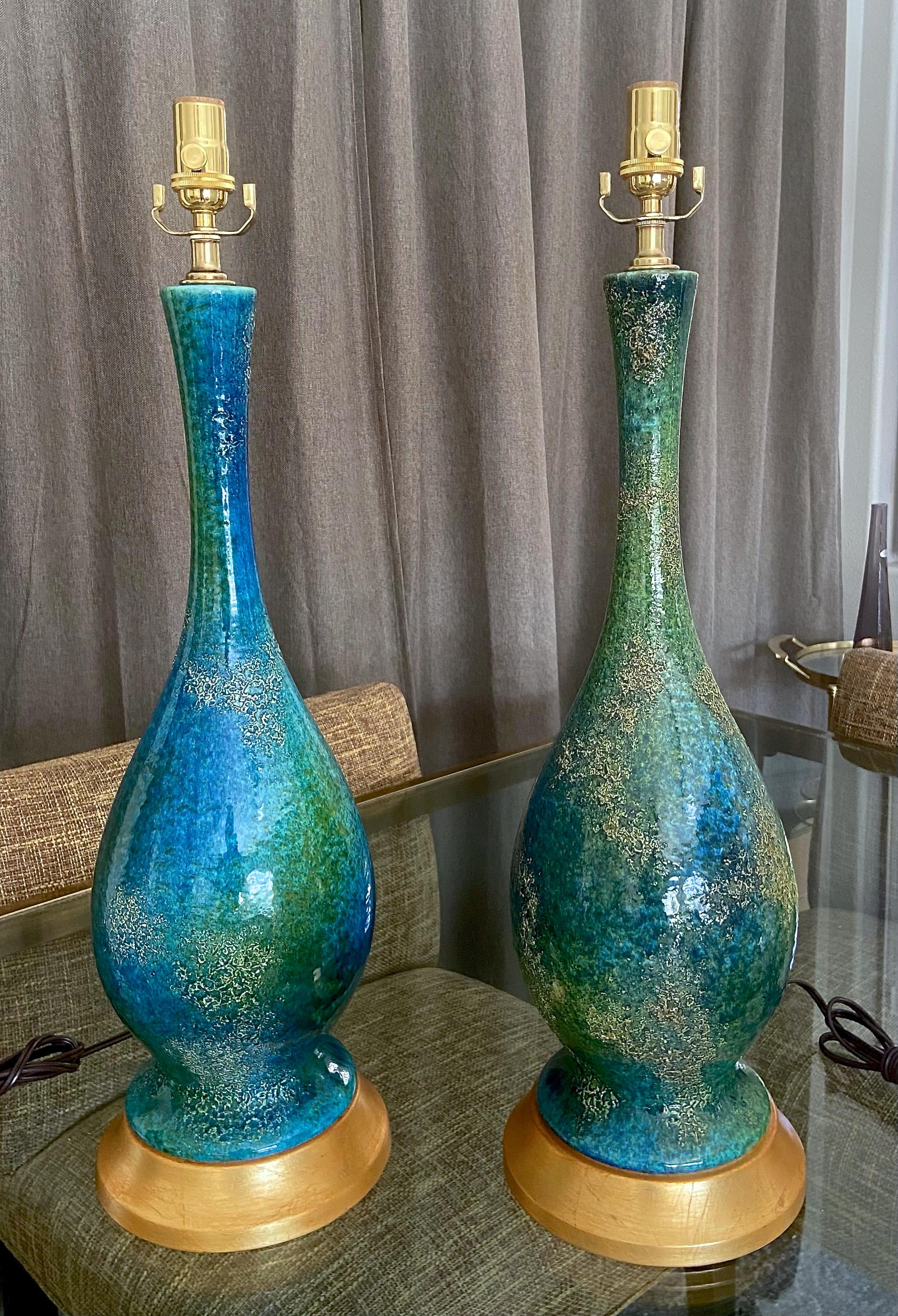 Paire de lampes de table étrusques en céramique bleue et verte Haeger 10