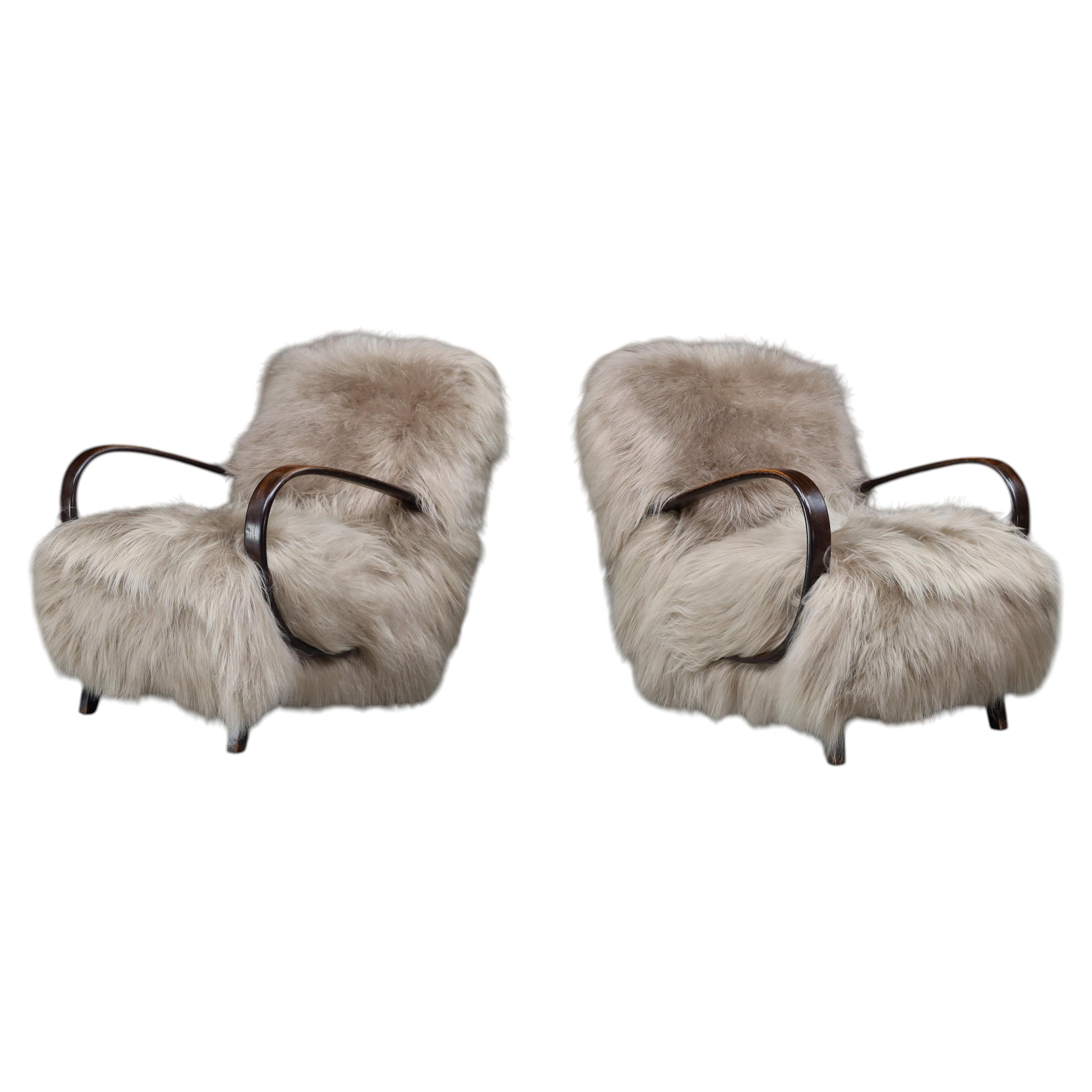Paire de chaises longues en peau de mouton Halabala, bois courbé, Art déco, années 1940 en vente