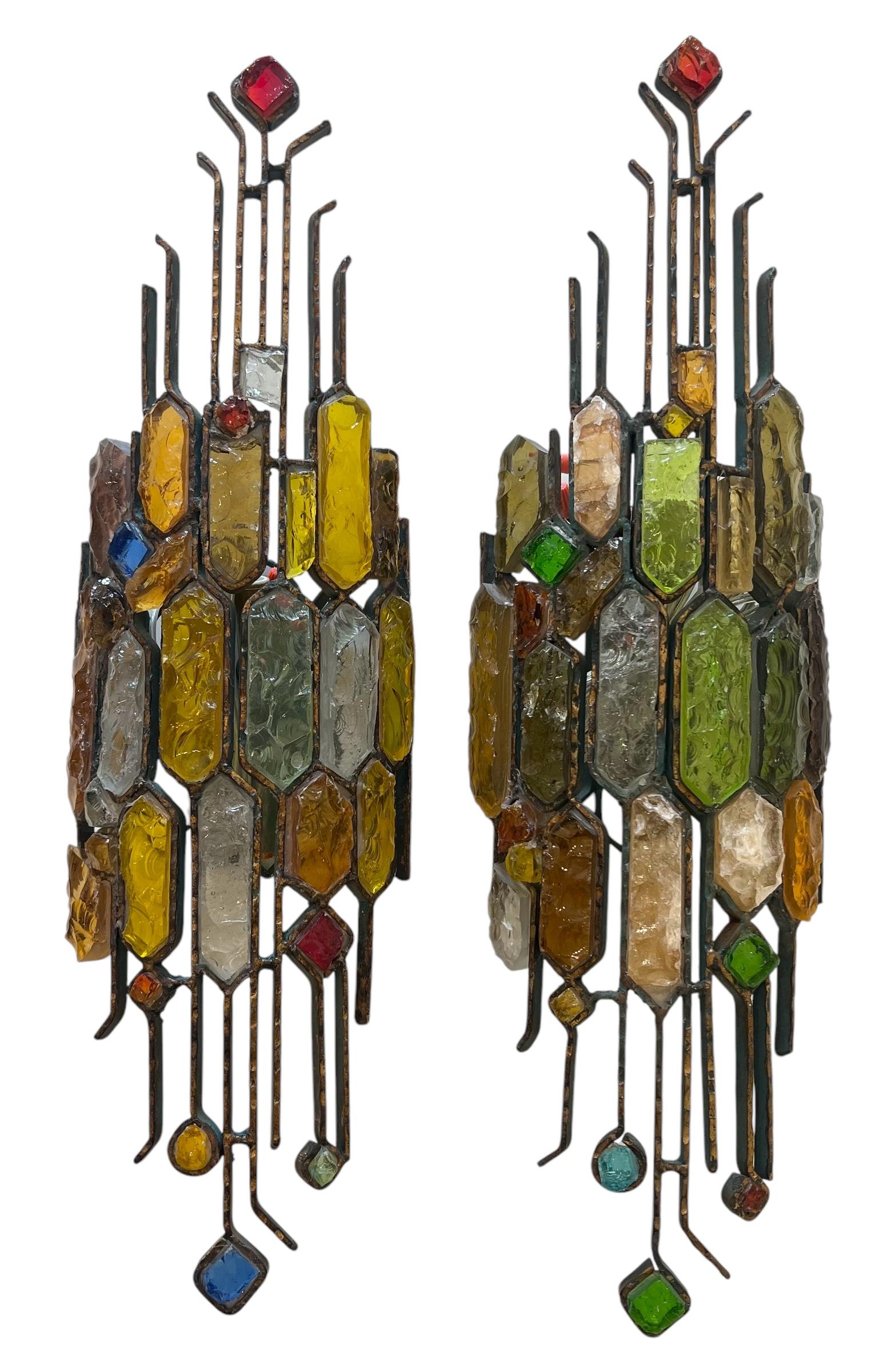 Paar schmiedeeiserne Wandleuchter aus gehämmertem Glas und Blattgold von Longboard, Italien, 1970er Jahre im Angebot 2