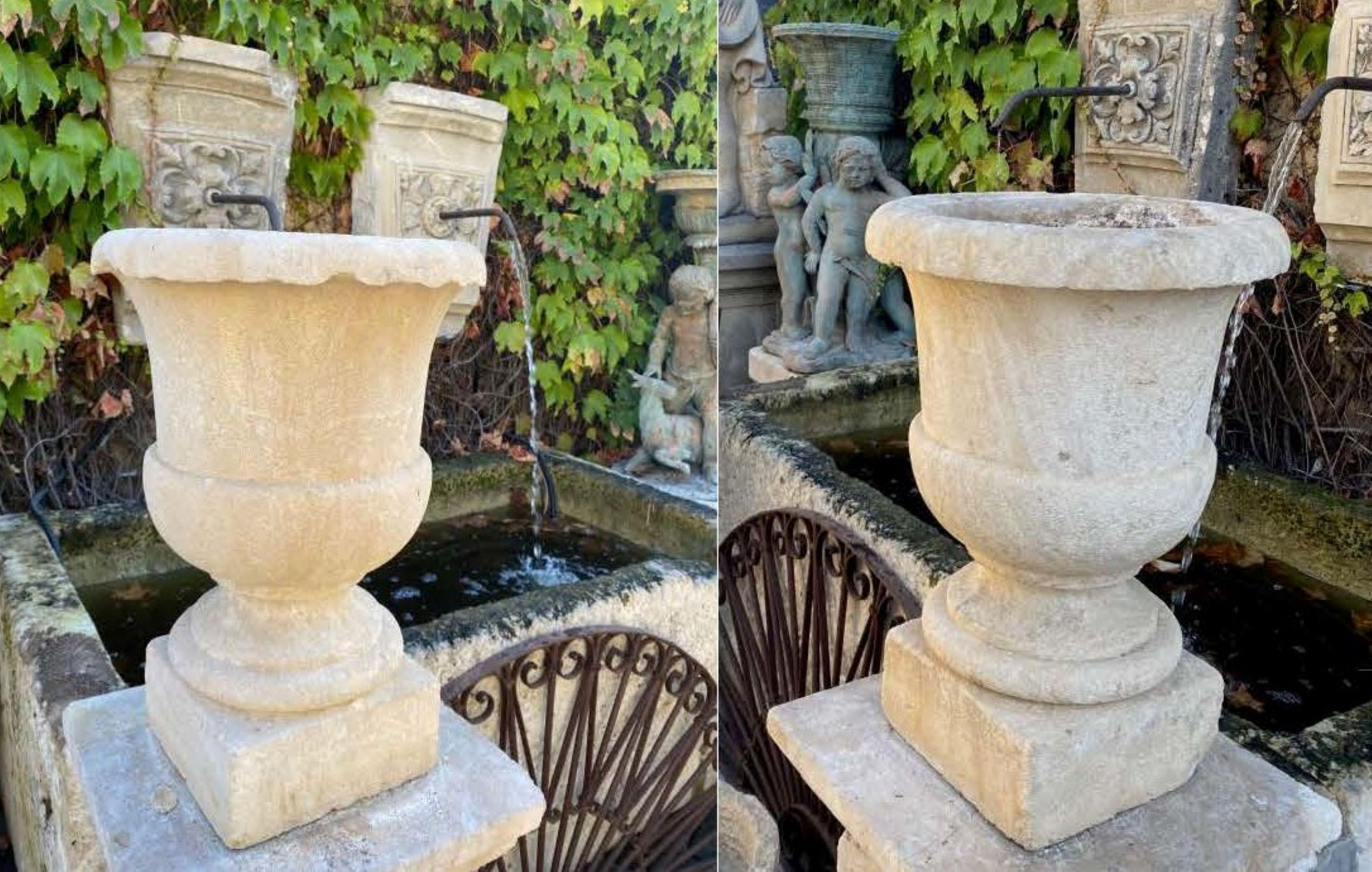 Pair Hand Carved Urns jardinières Stone Pillar Finials Decorative Vase Rustic en vente 6