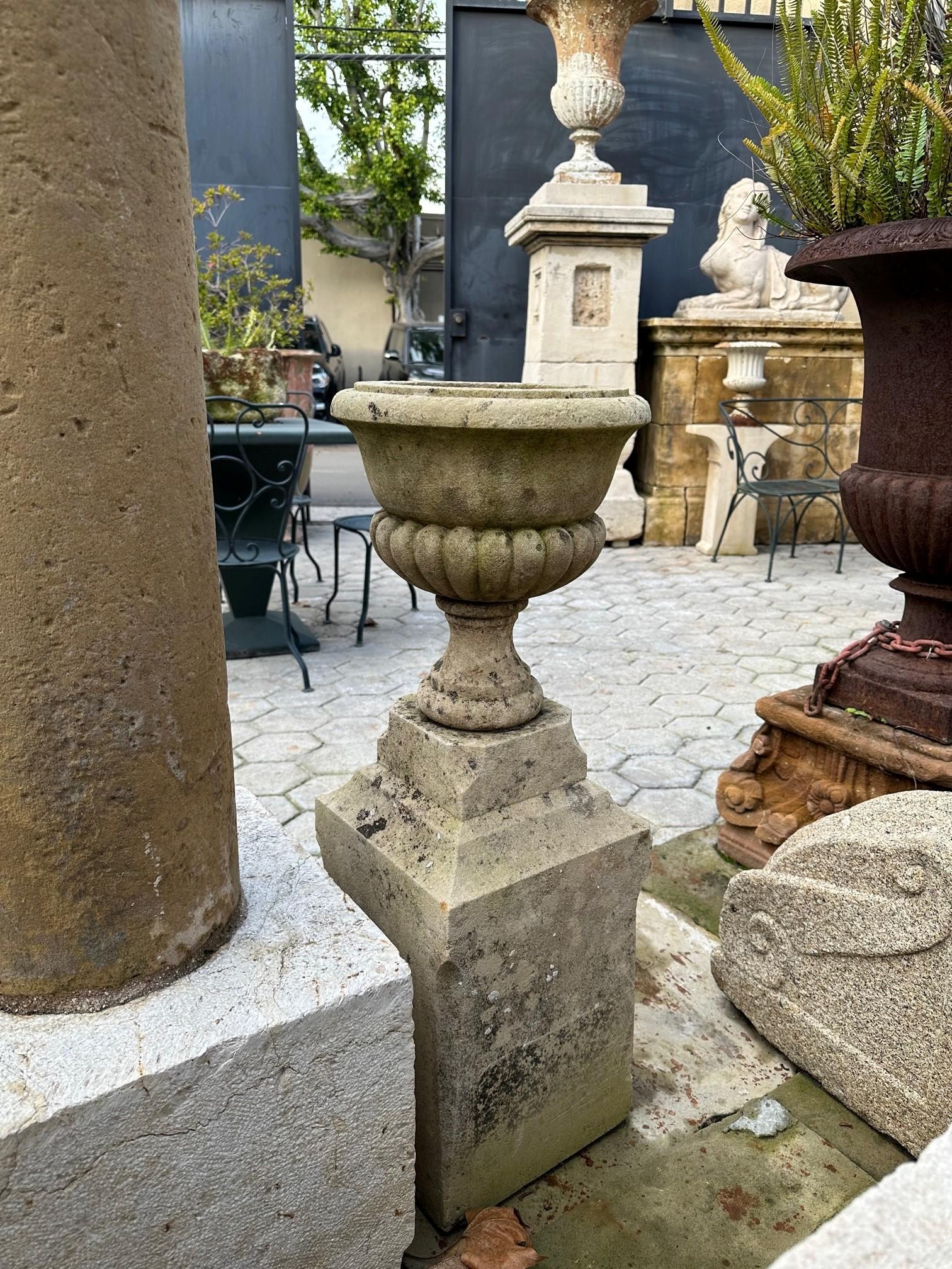 Pair Hand Carved Stone Pillar Finials Decorative Urns Vase Rustic Jardinières Ca For Sale 7