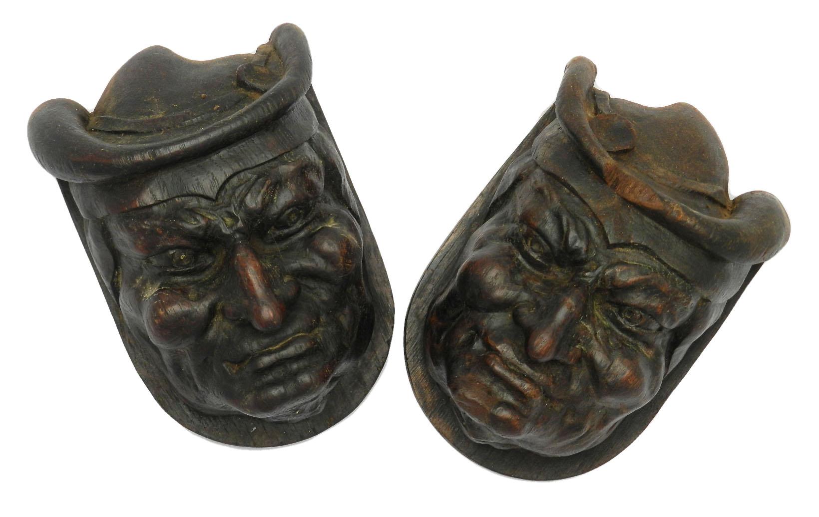 Pair Antique Carved Wood Heads French Misericord Gargoyle Sculpture Gothic Rev In Good Condition In Mimizan, FR