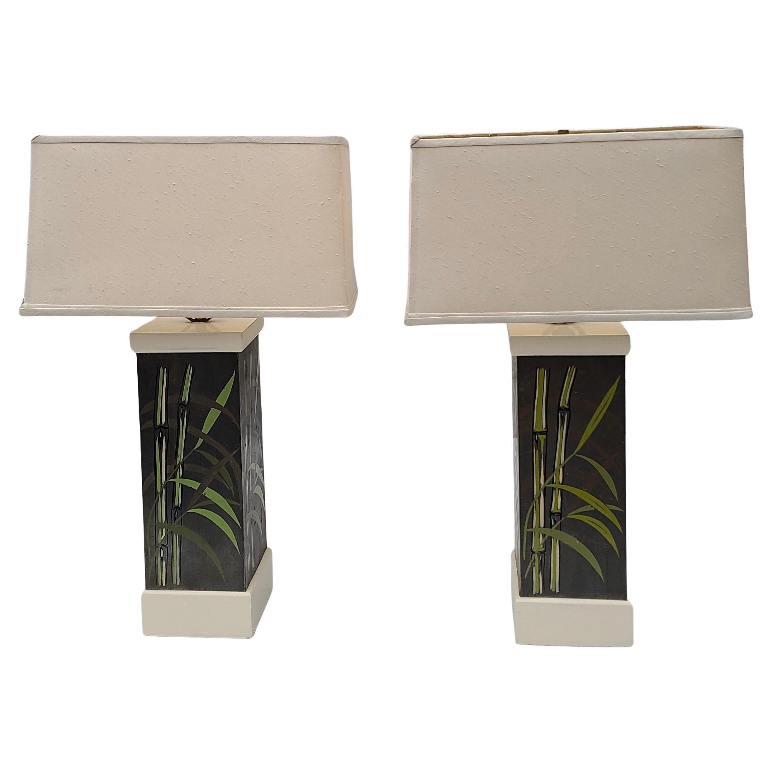 Milieu du XXe siècle Paire de lampes de table peintes à la main dans le style de Paul Frankl en vente