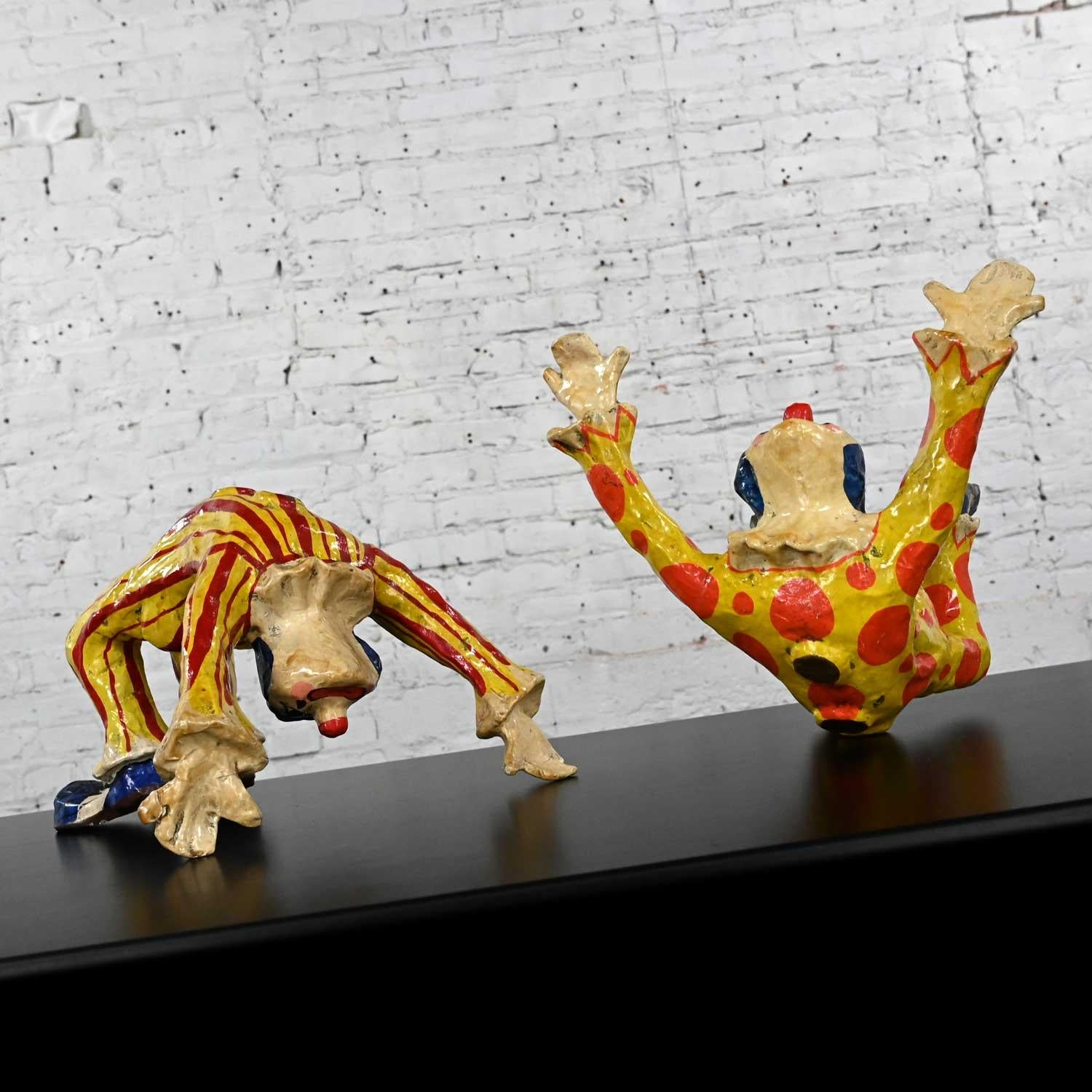 Pair Handmade Painted Acrobatic Papier Mache Clowns Mexico Attr Jeanne Valentine In Good Condition For Sale In Topeka, KS