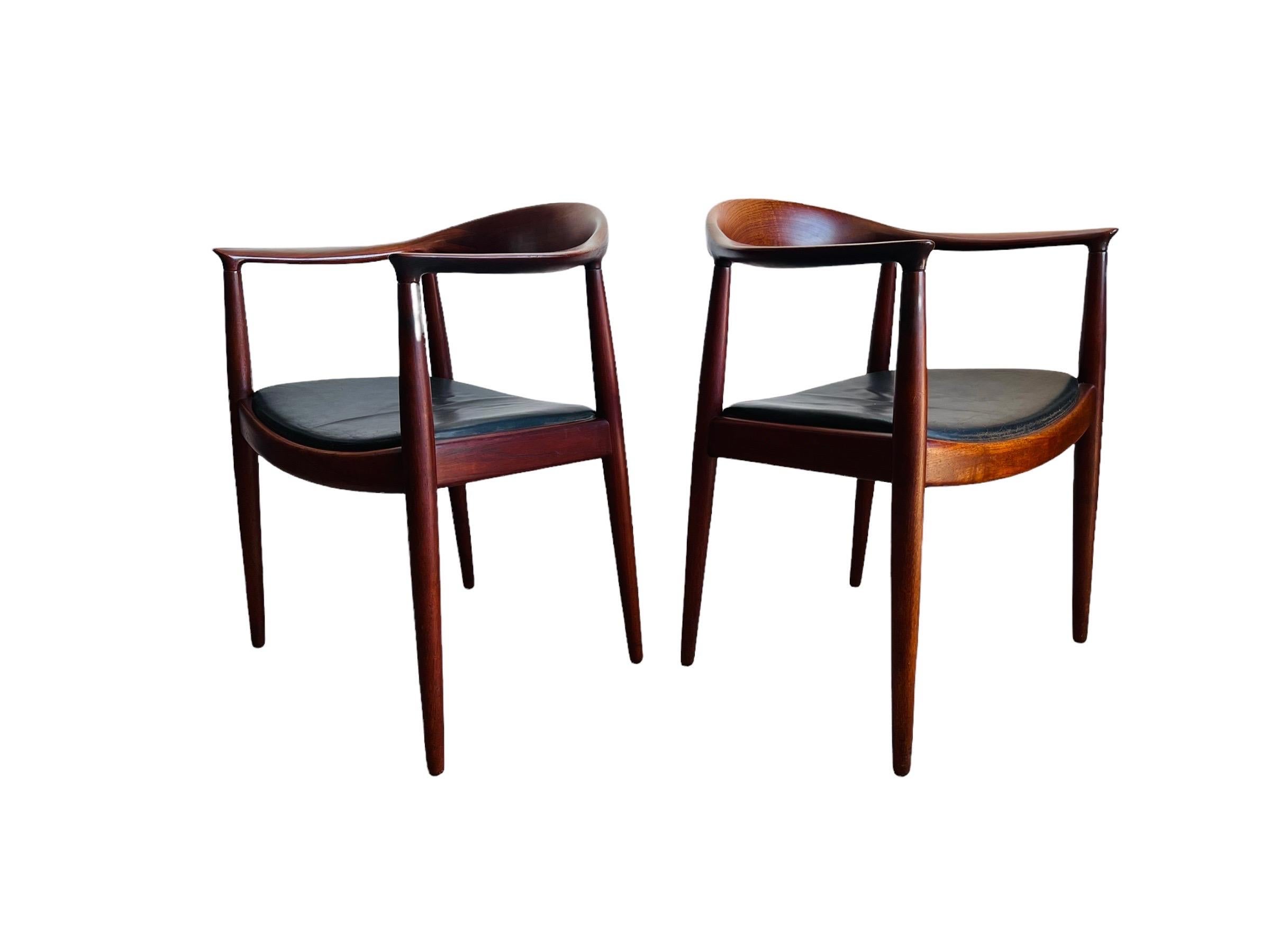 Mid-Century Modern Pair Hans J. Wegner 'the Chair' JH503 for Johannes Hansen  For Sale