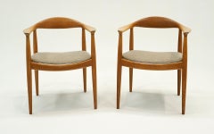 Paar Hans J. Wegner "the Chair" Modell JH503 in OAK für Johannes Hansen. Unterzeichnet