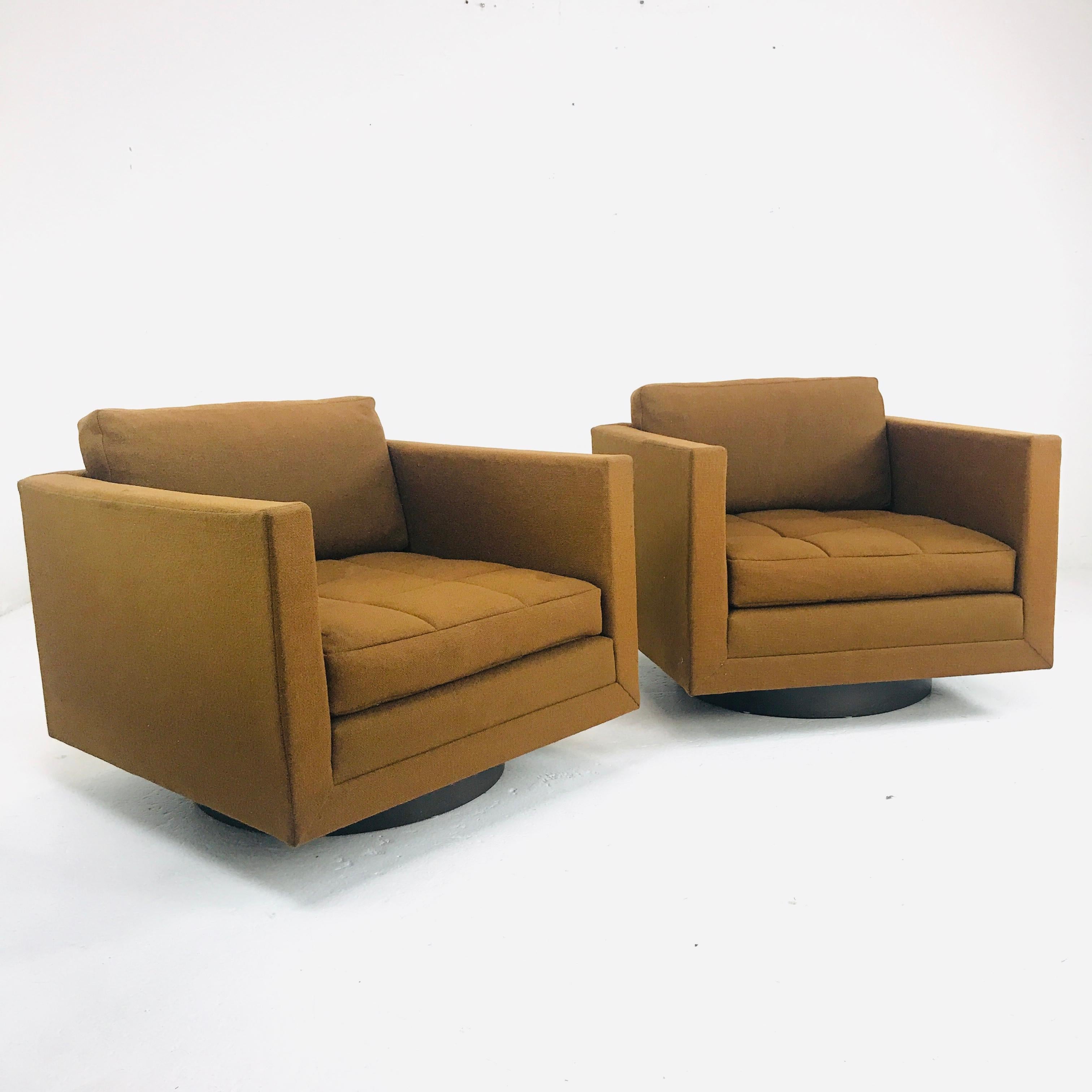 Pair of Harvey Probber Cube Swivel Chairs, Signed (Holzarbeit)