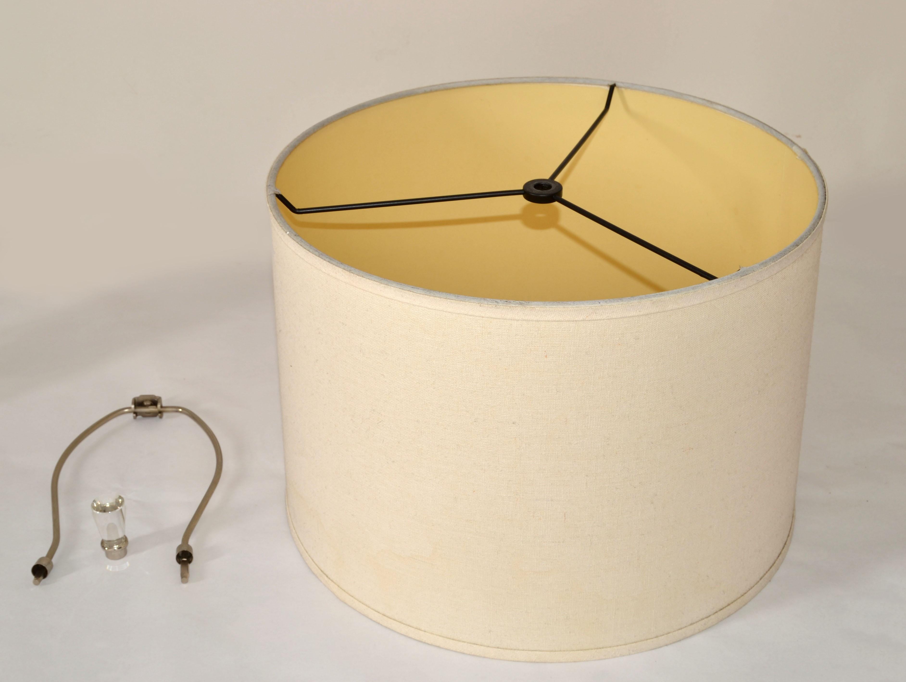 Paire de lampes de bureau lourdes en forme de cône de verre et de chrome, de style moderne du milieu du siècle dernier en vente 9