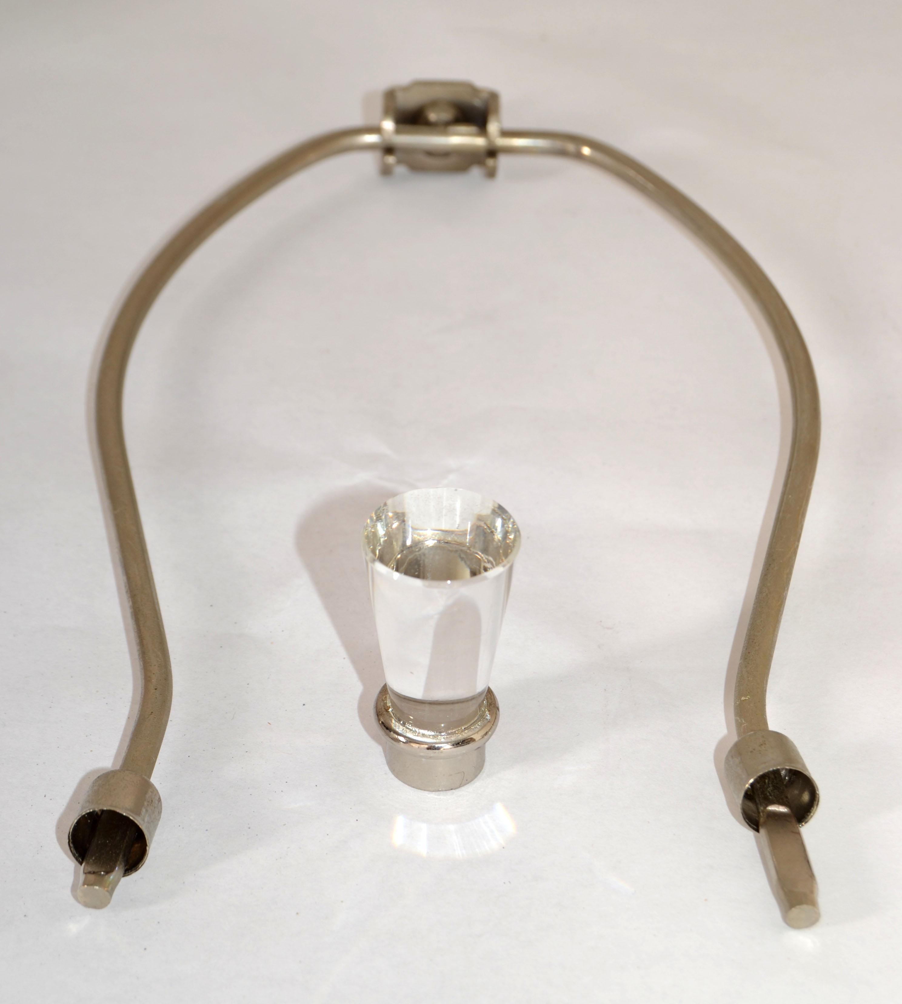 Paire de lampes de bureau lourdes en forme de cône de verre et de chrome, de style moderne du milieu du siècle dernier en vente 10