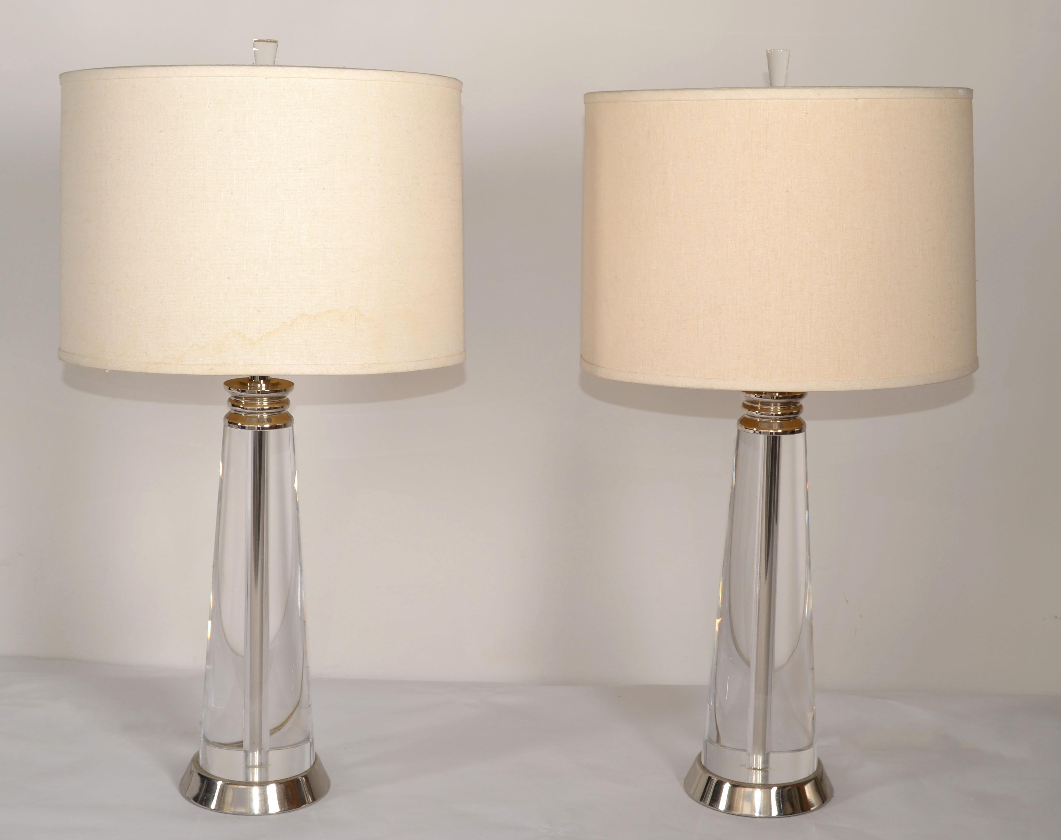 Paire de lampes de bureau lourdes en forme de cône de verre et de chrome, de style moderne du milieu du siècle dernier en vente 12